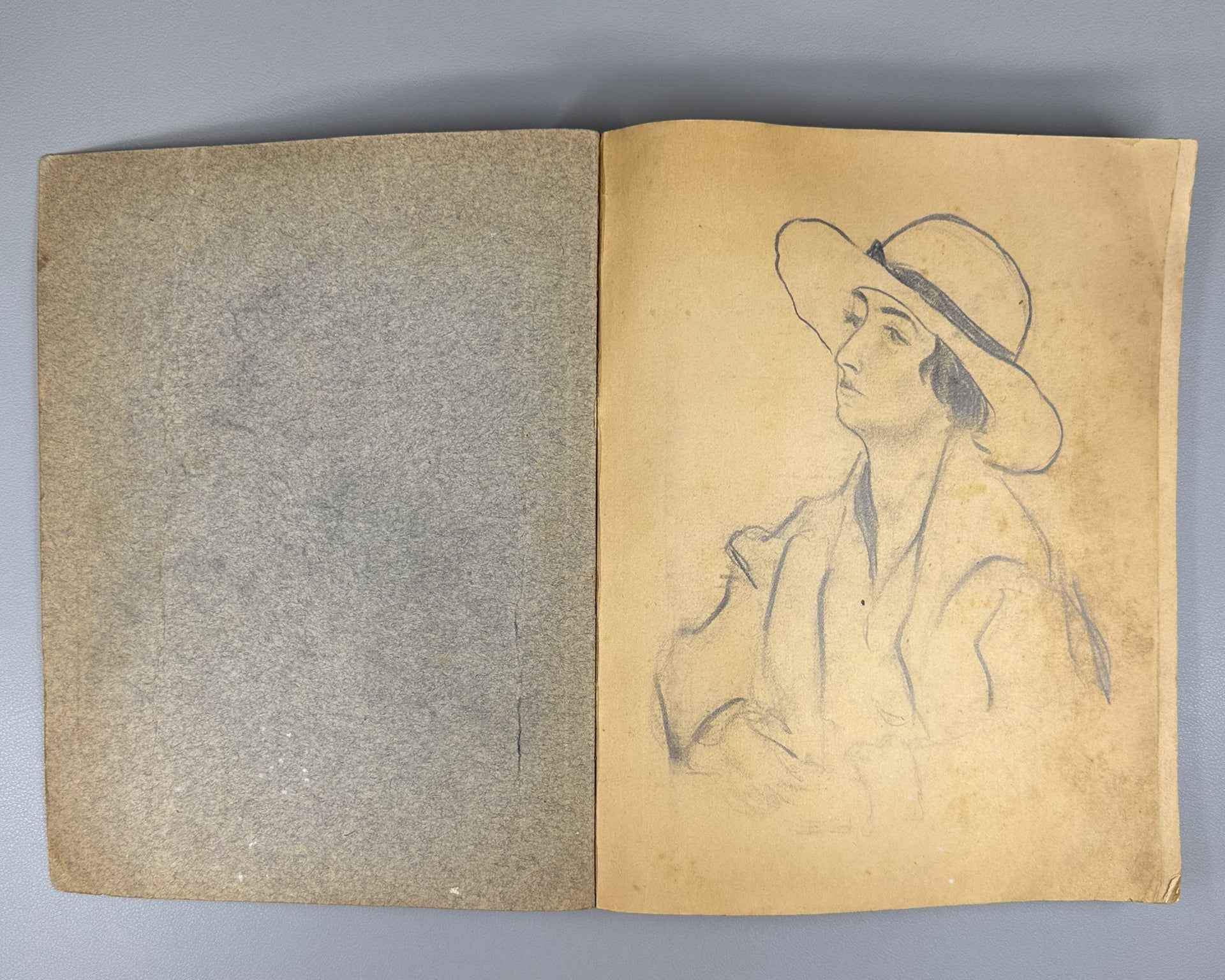 [Autograph of Vsevolod Meyerhold and Pencil Portrait of Zinaida Raikh] Hessen, I. V. (Ed.) Archive of the Russian Revolution (Arkhiv Russkoy revolyutsii). Volumes 2 and 9, 1921, 1923.