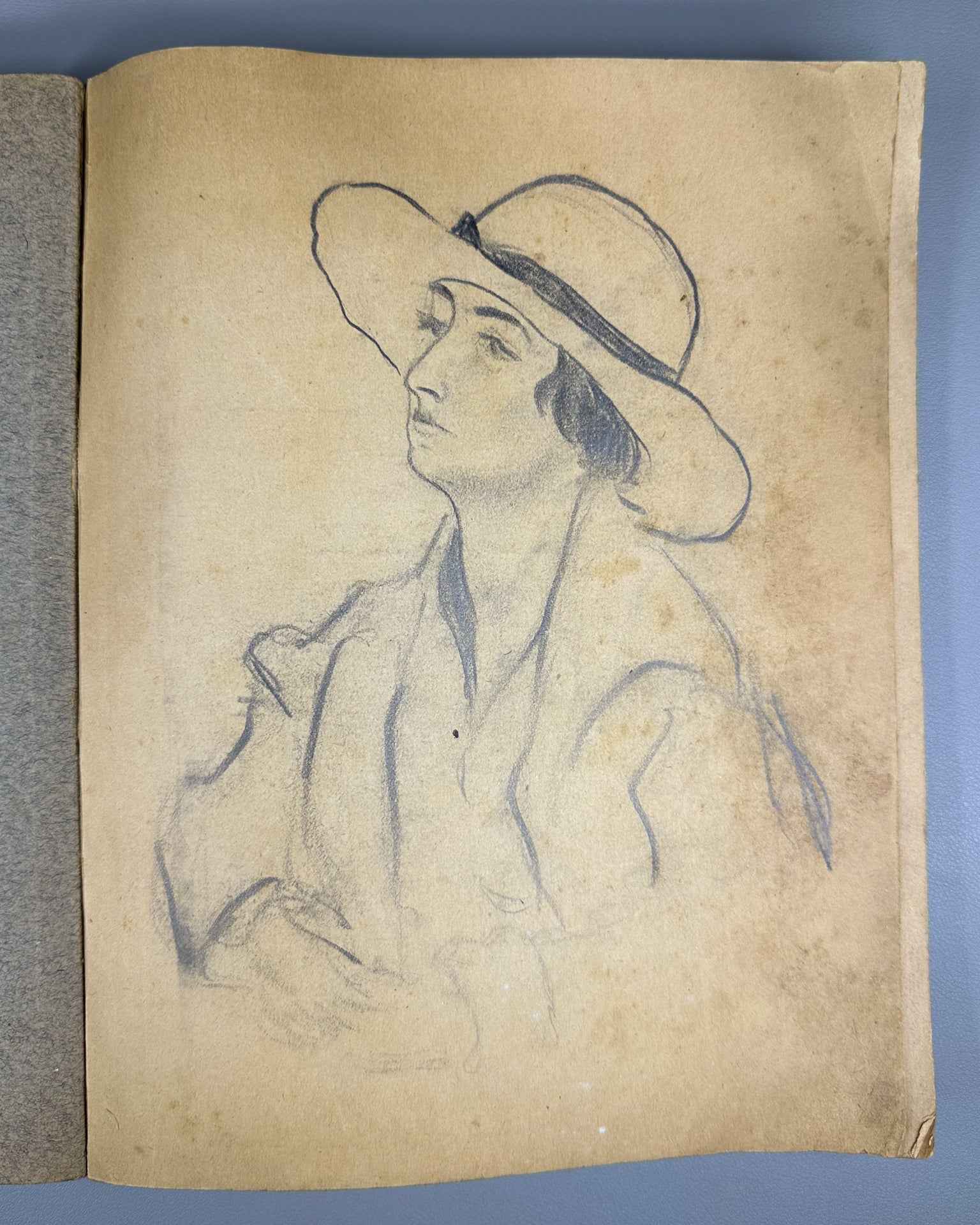 [Autograph of Vsevolod Meyerhold and Pencil Portrait of Zinaida Raikh] Hessen, I. V. (Ed.) Archive of the Russian Revolution (Arkhiv Russkoy revolyutsii). Volumes 2 and 9, 1921, 1923.