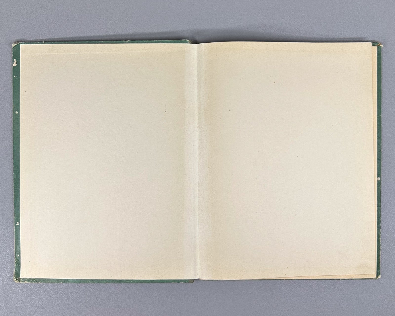 Bazhov Green filly Children's book 1948 Бажов Зеленая кобылка Детская книжка