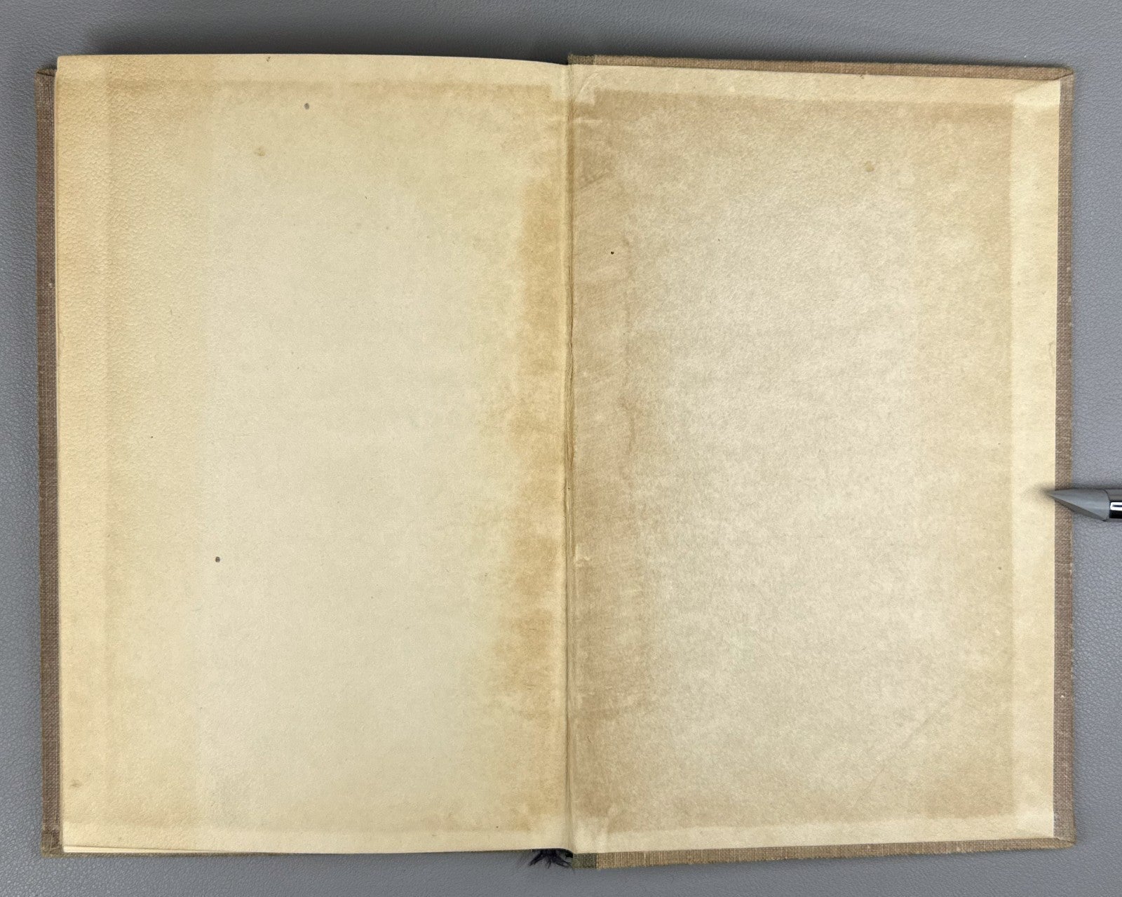 1st ed. Russian Шредингер Что такое жизнь? 1947 Schrödinger What Is Life?