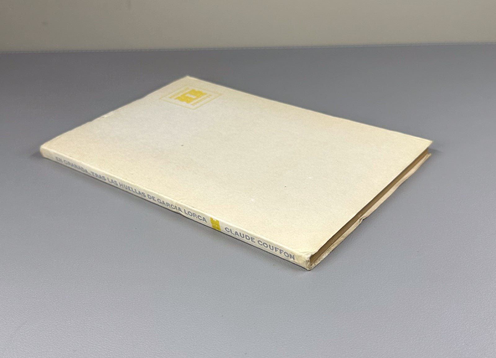 1st ed. En Granada, tras las huellas de García Lorca Claude Couffon Cuba 1964