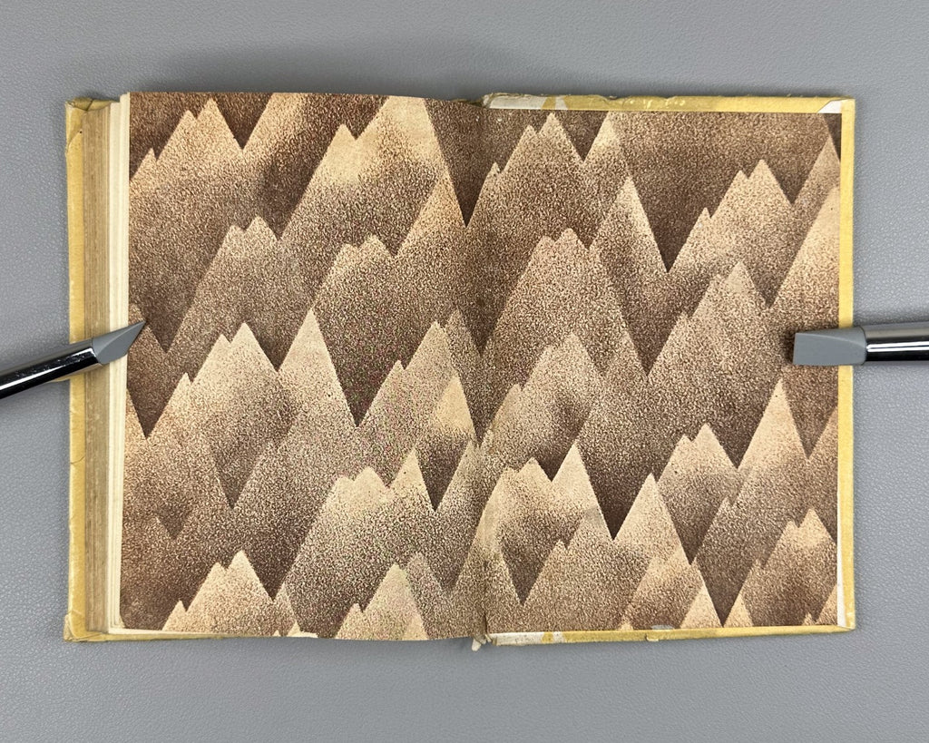 1st ed. in Rus Moussinac La Tête la première 1934 Муссинак Очертя голову Роман