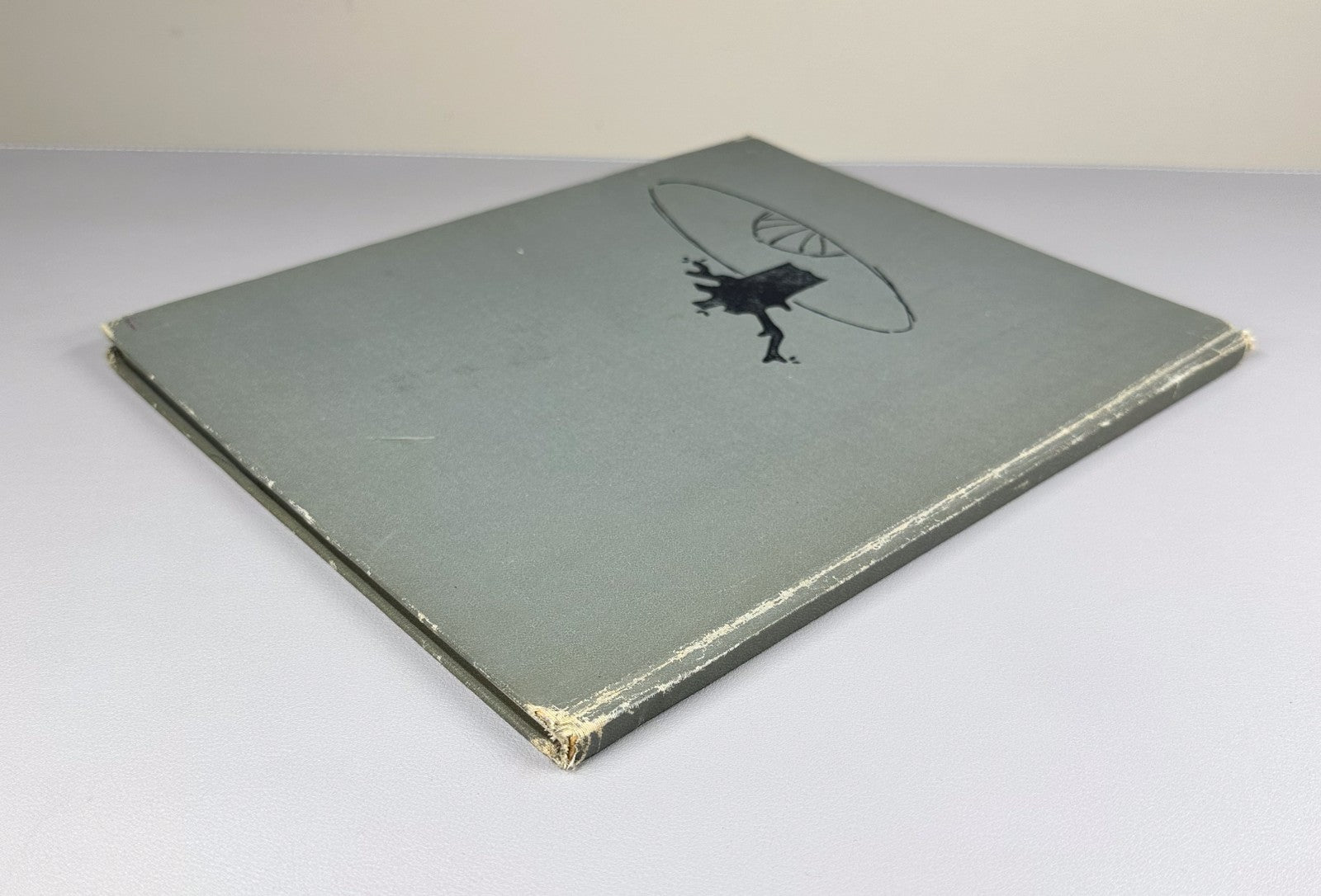 Elene Akhvlediani in the Theatre Monograph 1968 Georgian art