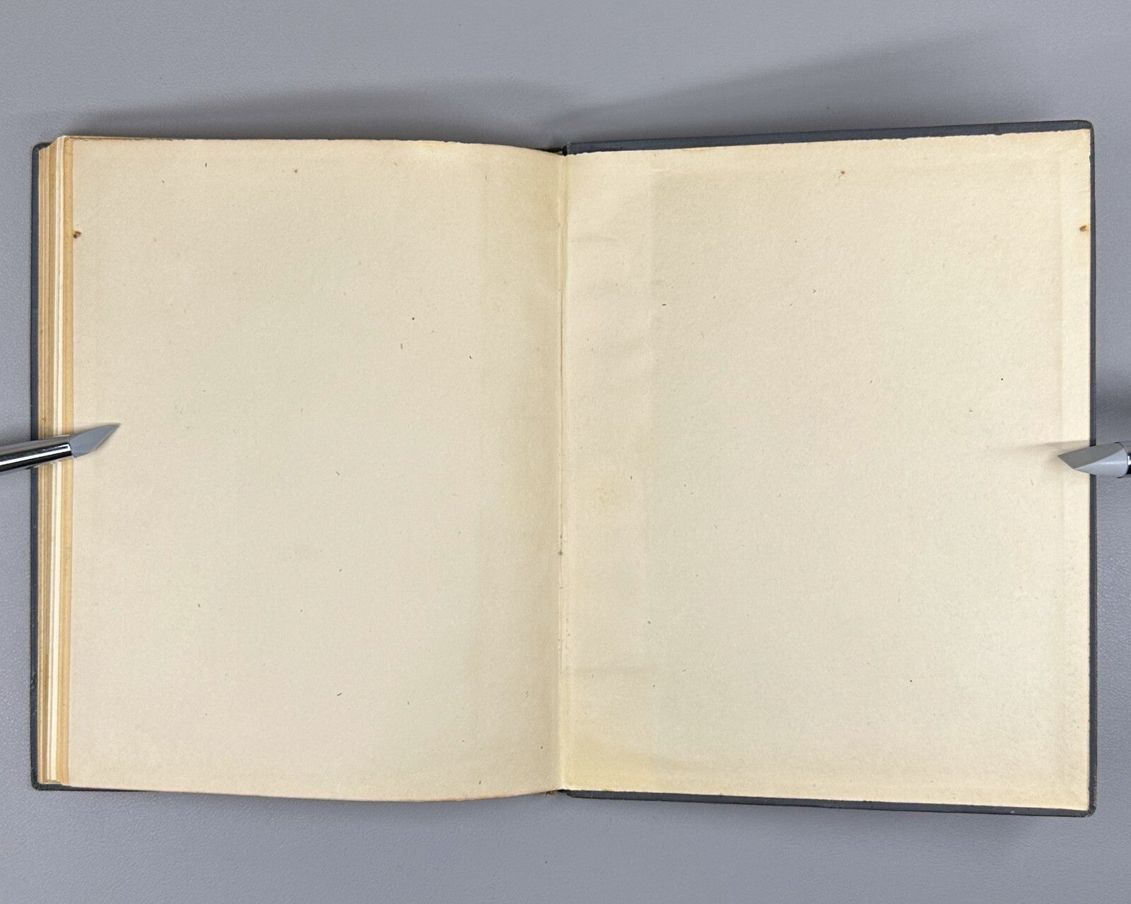 1st ed. Art of the Camera Operator 1945 Головня Свет в искусстве оператора Кино