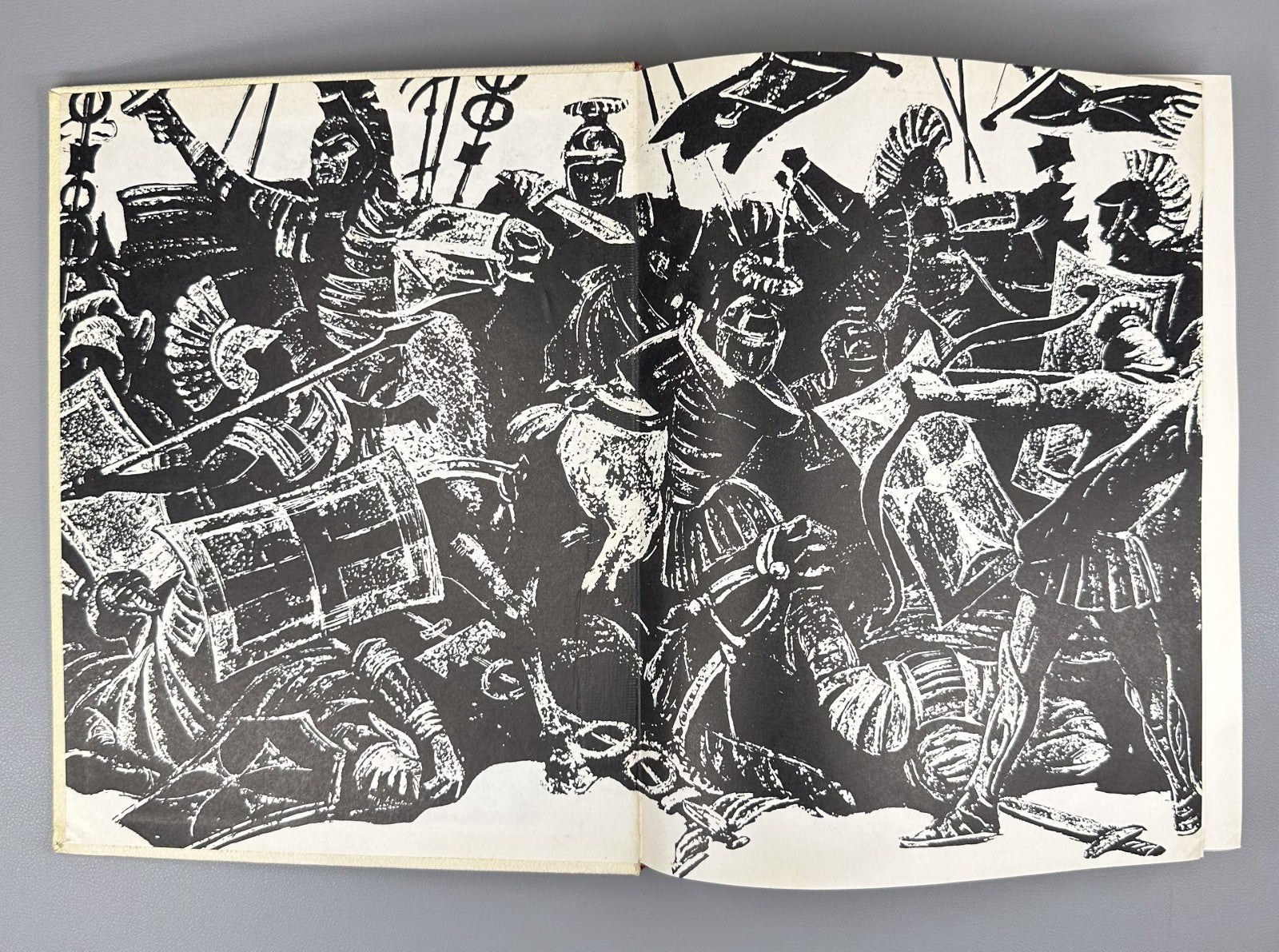 Spartaco Spartacus Giovagnoli Historical novella 1968 Джованьоли Спартак