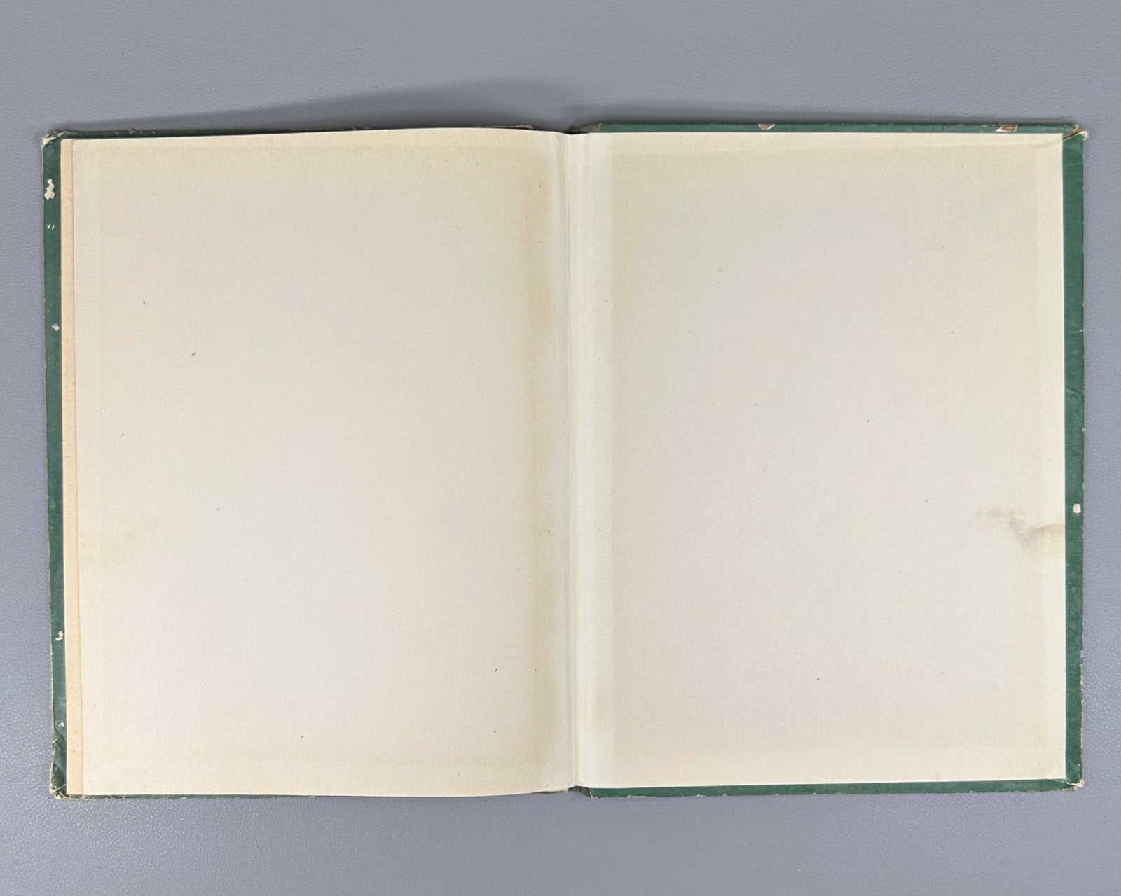 Bazhov Green filly Children's book 1948 Бажов Зеленая кобылка Детская книжка
