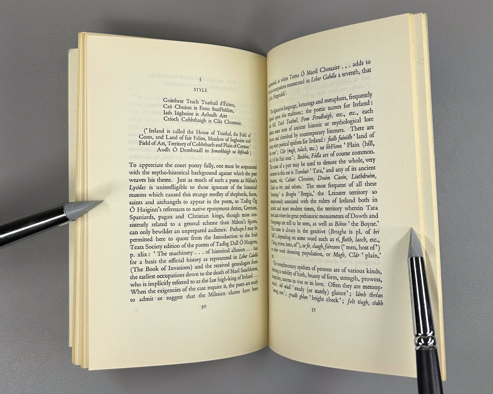 Knott, Eleanor Irish Classical Poetry Bardic Poetry Dublin 1957 First Edition