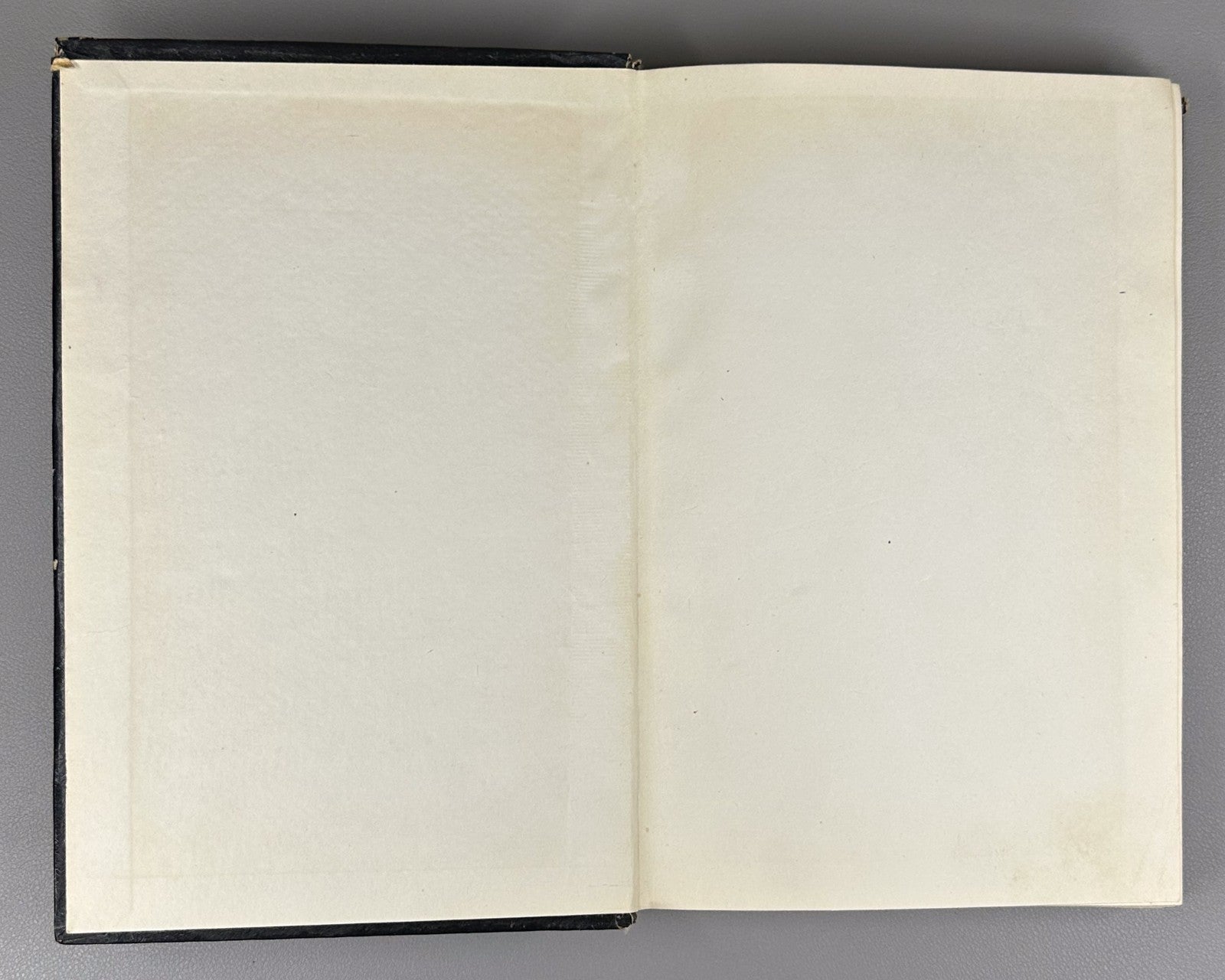 Autograph Gigineishvili Research on the issues of language Vepkhistkaosani 1975