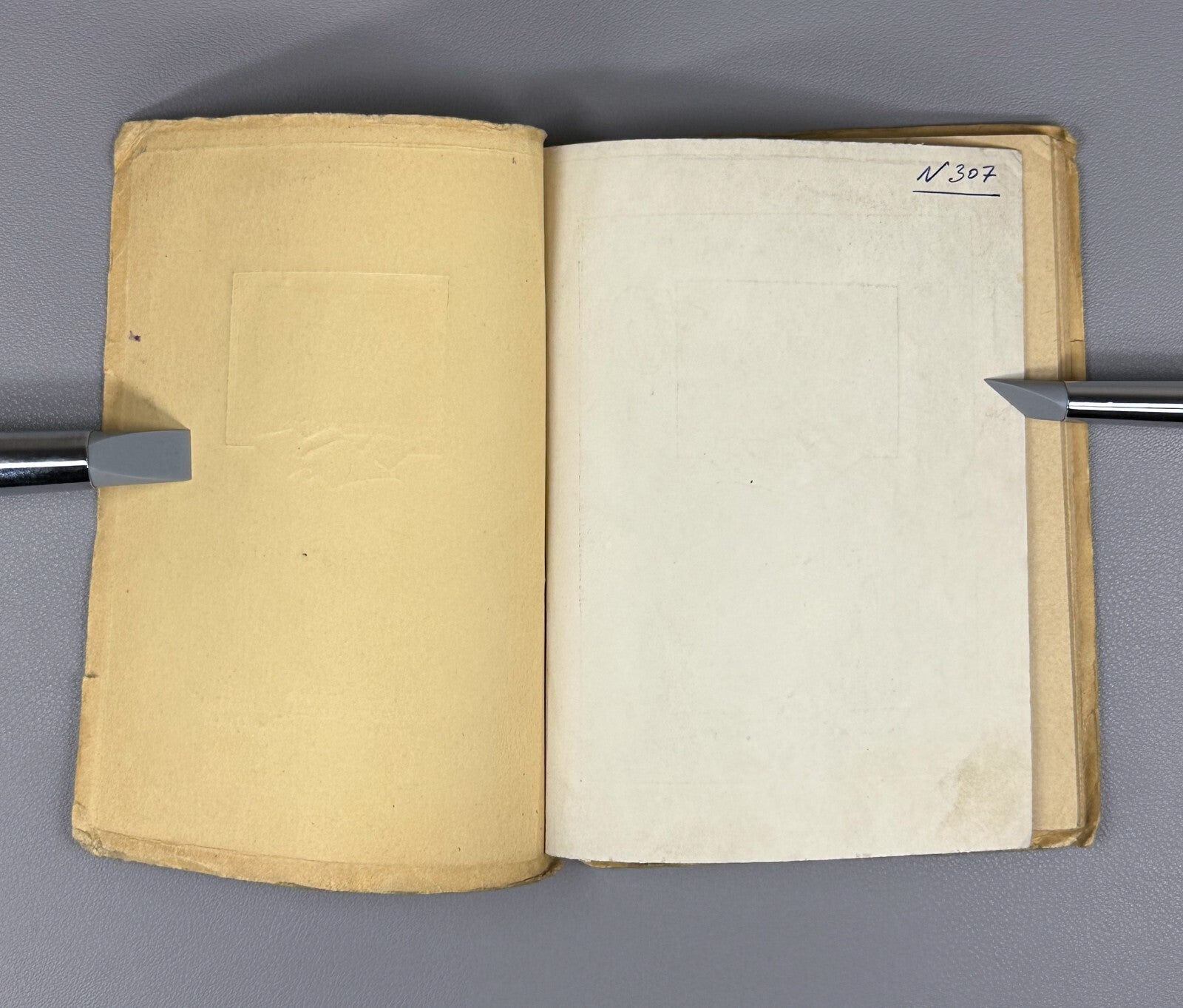 1st ed. Mayakovsky - newspaperman Tregub 1939 Трегуб Маяковский - газетчик