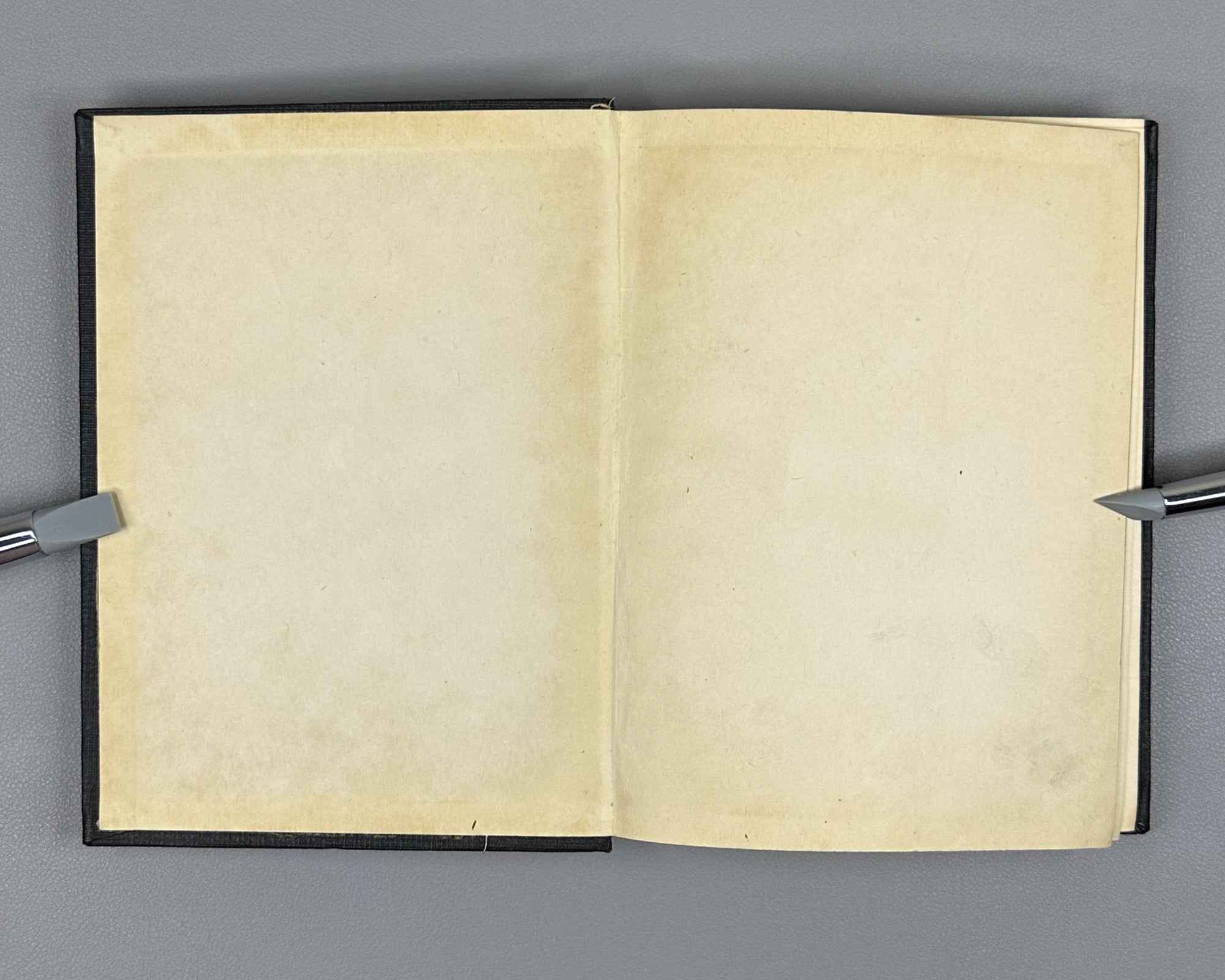 Carnot, L. Reflections on the Metaphysics of the Infinitesimal Calculus (Razmyshleniia o metafizike ischisleniia beskonechno-malykh). 1933. First edition in Russian.