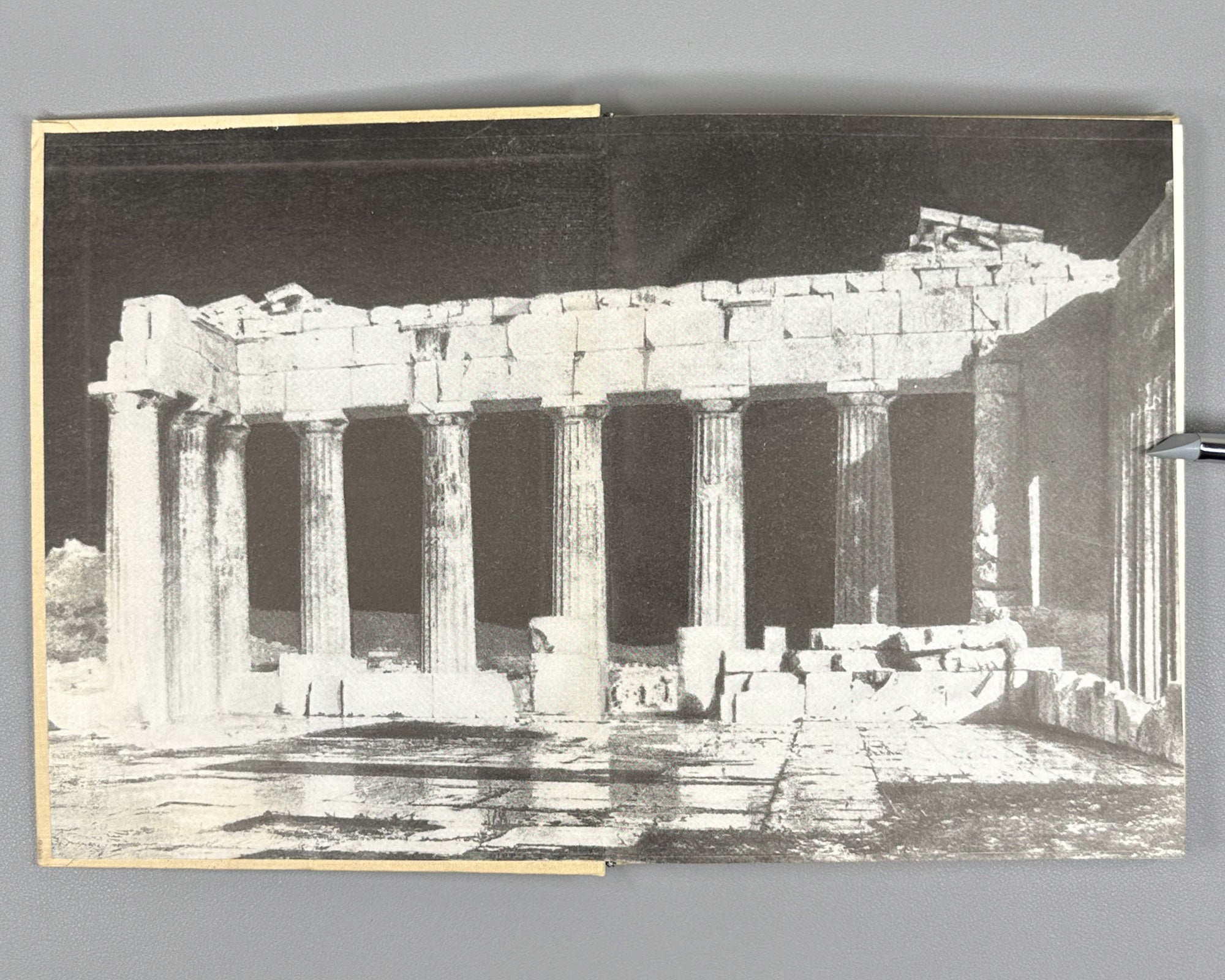 Mikhailov, B. Vitruvius and Hellas: Foundations of the Antique Theory of Architecture (Vitruvii i Ellada). First edition, 1967. In Russian.