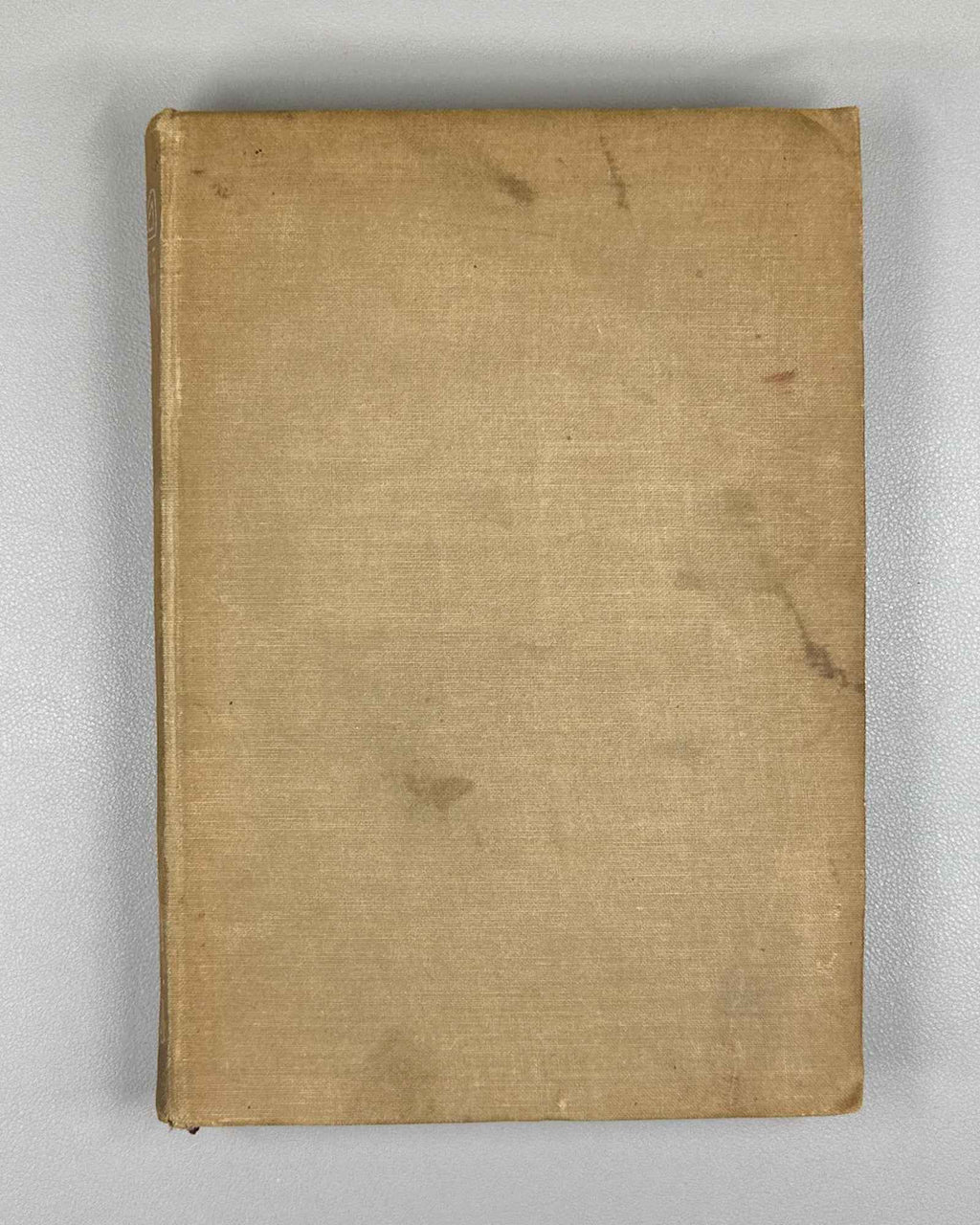 Ioseliani, Platon. The Life of King Giorgi XIII (Ts'khovreba Giorgi Mets'amet'isa). Introductory essays by A. Gatserelia; cover by L. Zaalishvili, 1936. In Georgian.