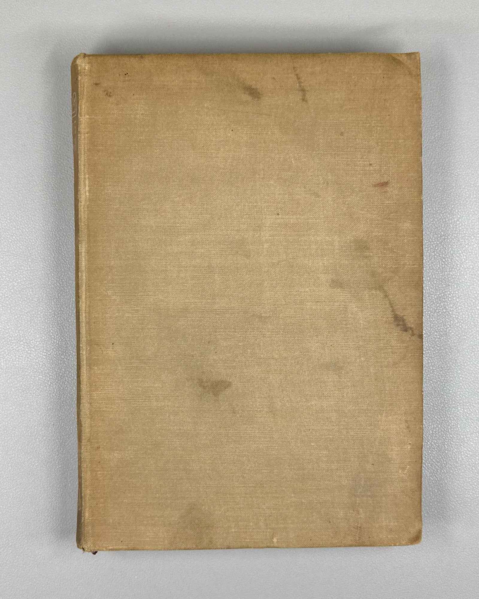Ioseliani, Platon. The Life of King Giorgi XIII (Ts'khovreba Giorgi Mets'amet'isa). Introductory essays by A. Gatserelia; cover by L. Zaalishvili, 1936. In Georgian.