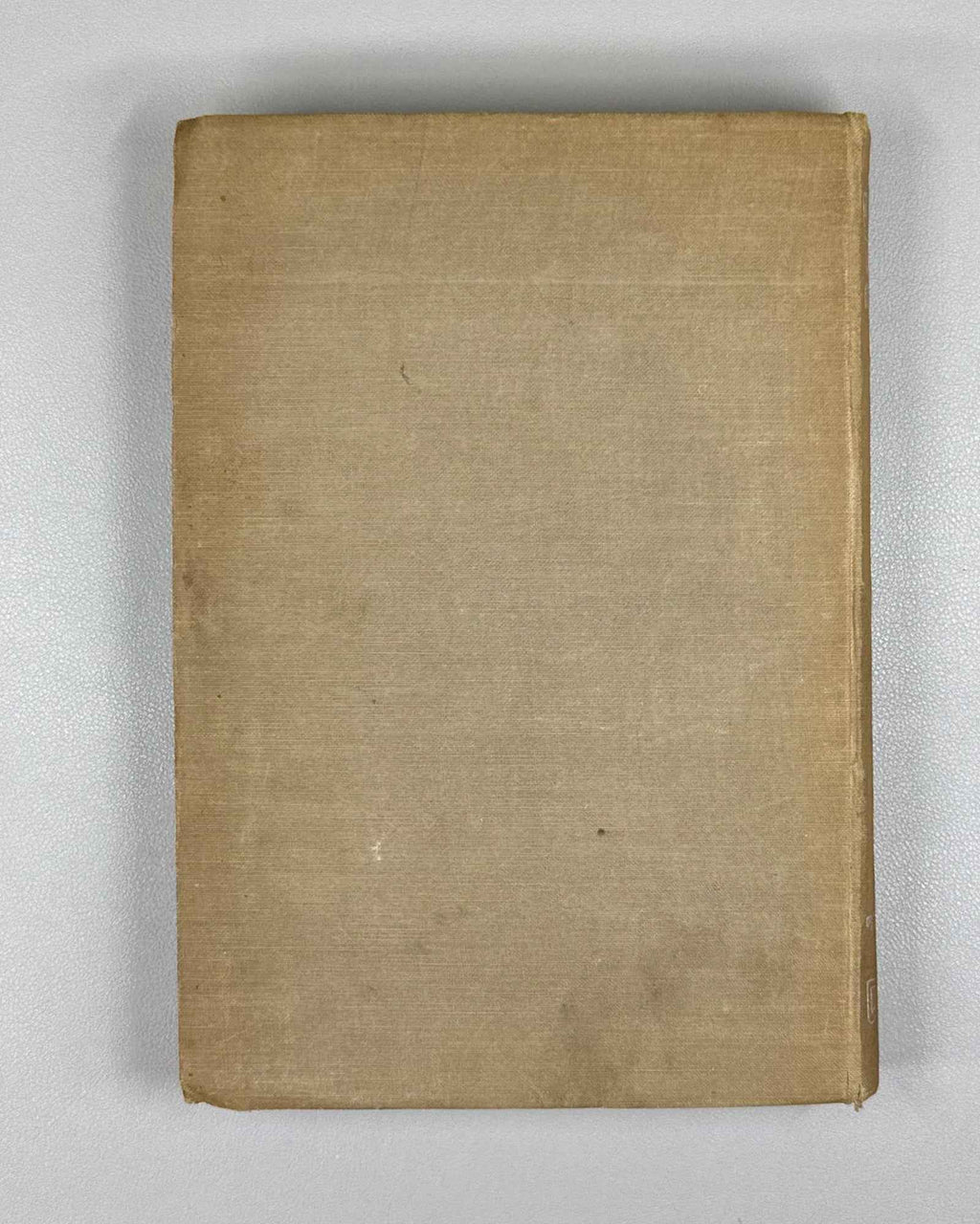 Ioseliani, Platon. The Life of King Giorgi XIII (Ts'khovreba Giorgi Mets'amet'isa). Introductory essays by A. Gatserelia; cover by L. Zaalishvili, 1936. In Georgian.