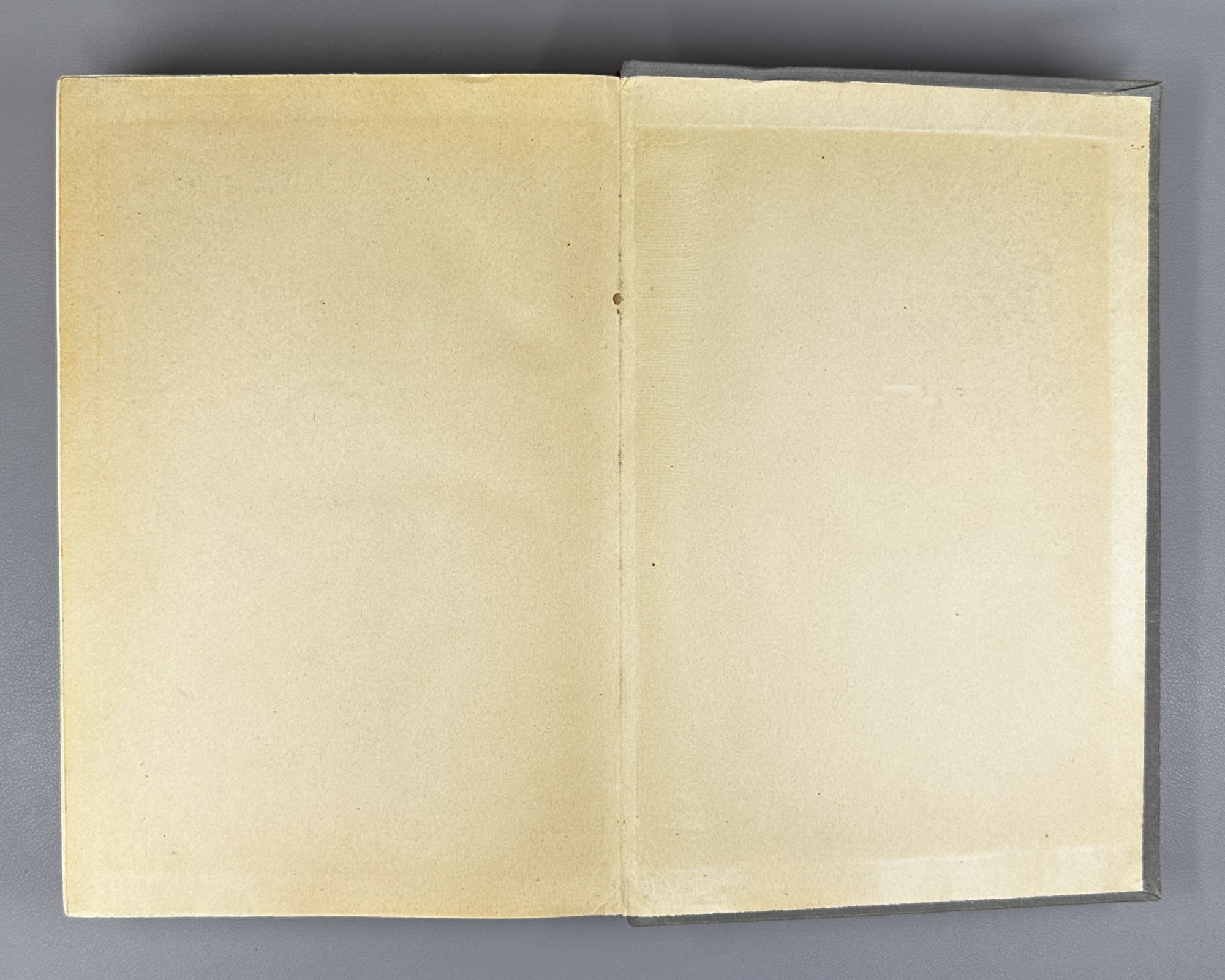 Architectural Constructions (Arkhitekturnye konstruktsii). Compiled under the supervision and editorship of Doctor of Architecture Prof. A. V. Kuznetsov, 1940. In Russian.