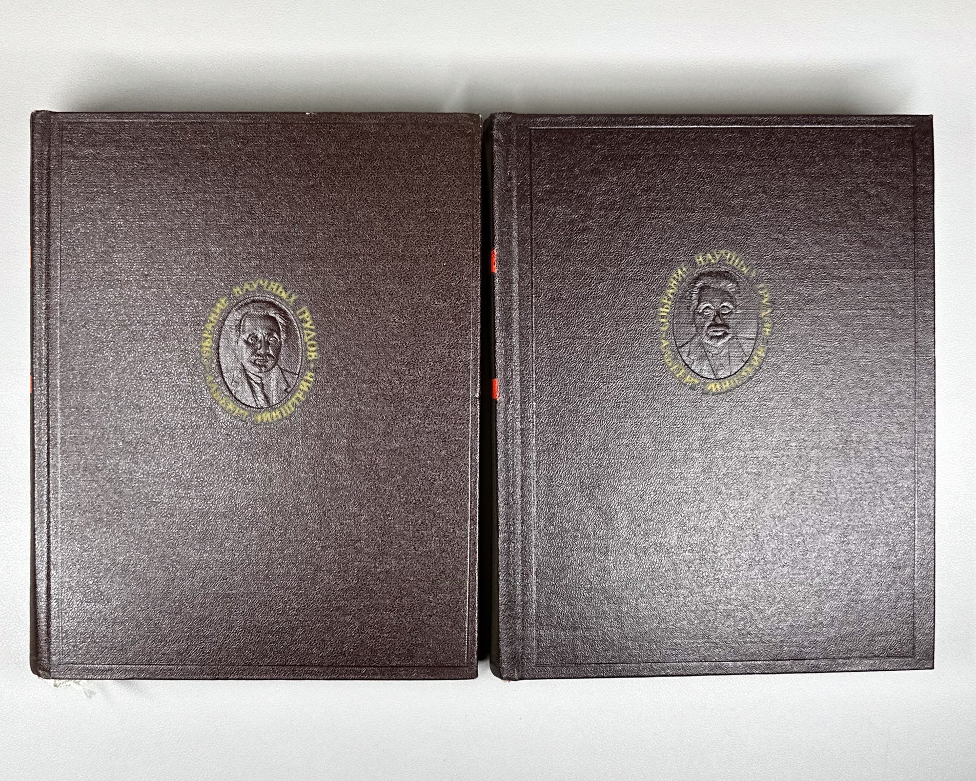Einstein, Albert. Collected Scientific Works in Four Volumes (Sobranie nauchnykh trudov). Series "Classics of Science", 1965–1967. In Russian.