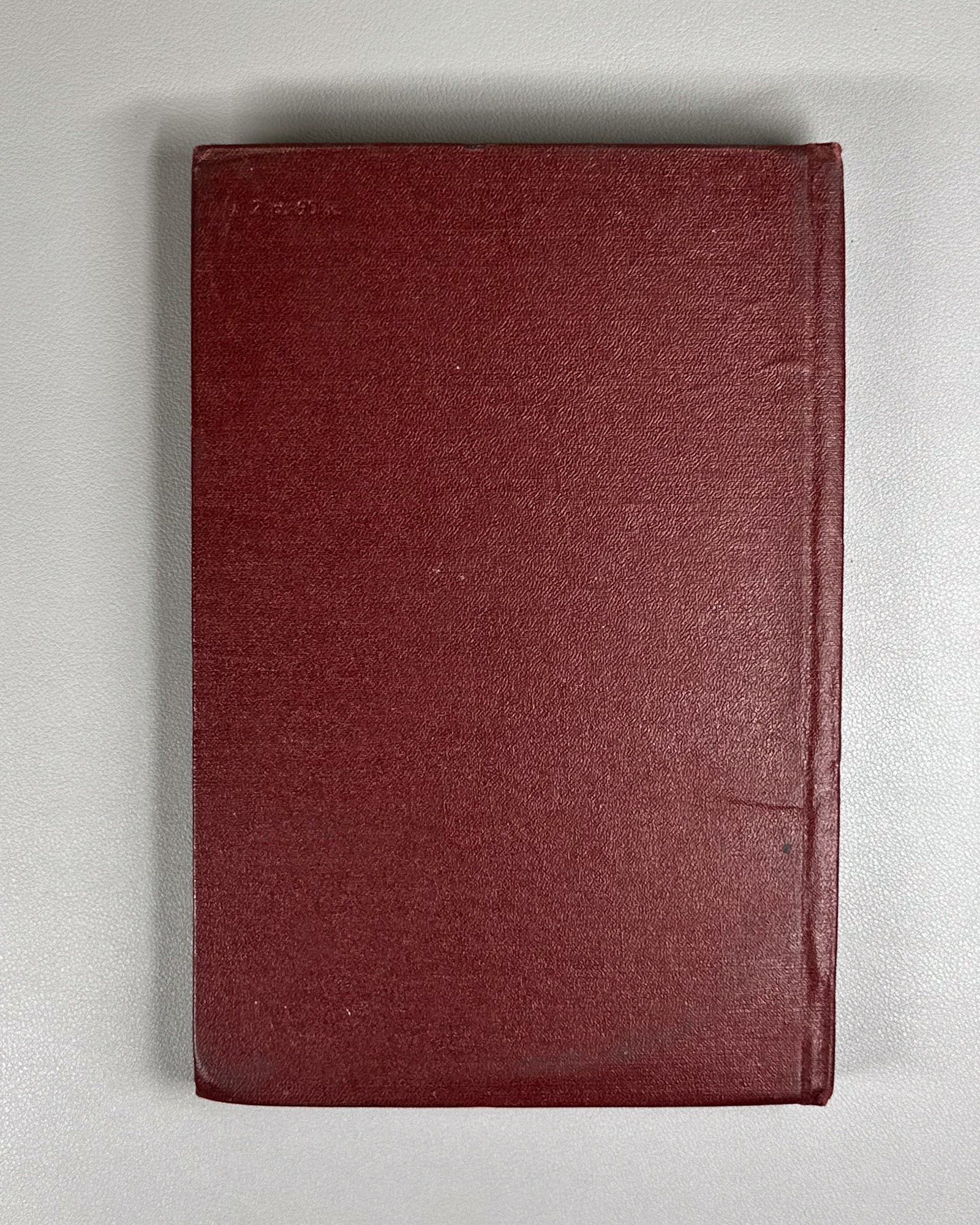 Petrov, Yu. I. Physics of Small Particles (Fizika malykh chastits). Institute of Chemical Physics of the USSR Academy of Sciences, 1982. In Russian.