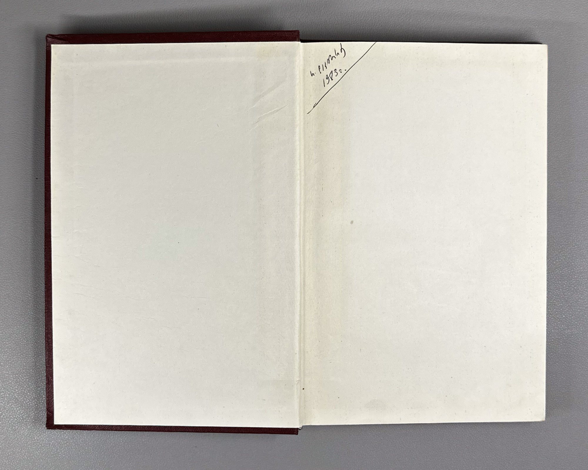 Petrov, Yu. I. Physics of Small Particles (Fizika malykh chastits). Institute of Chemical Physics of the USSR Academy of Sciences, 1982. In Russian.