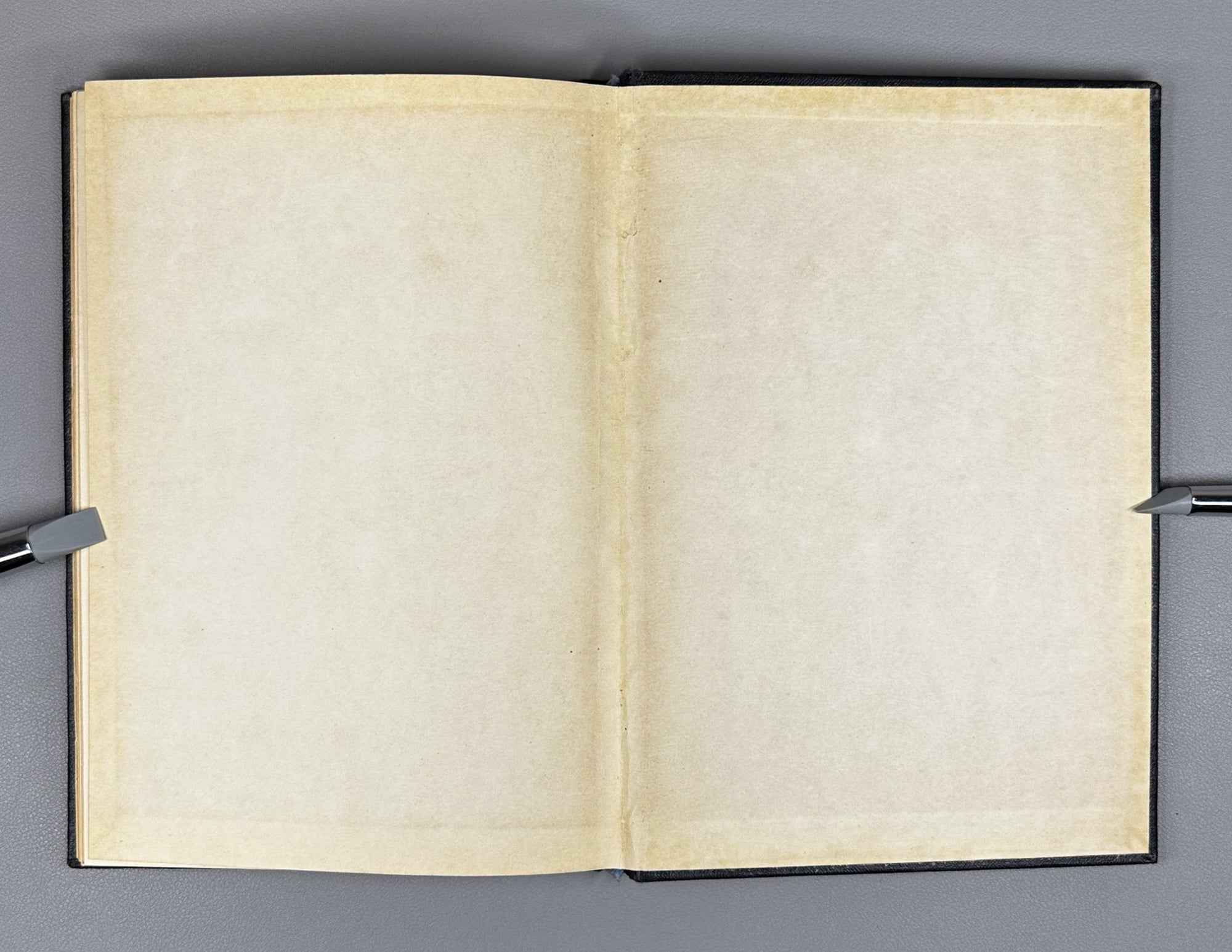 [Signed by the compiler] Lionidze Solomon. The Lament Spoken at the Funeral of King Erekle II (Sit'q'va itkmuli Erekle Meoris dak'rdzalvaze). Text established and with an introductory study by Nikoloz Kandelaki, 1957. In Georgian.