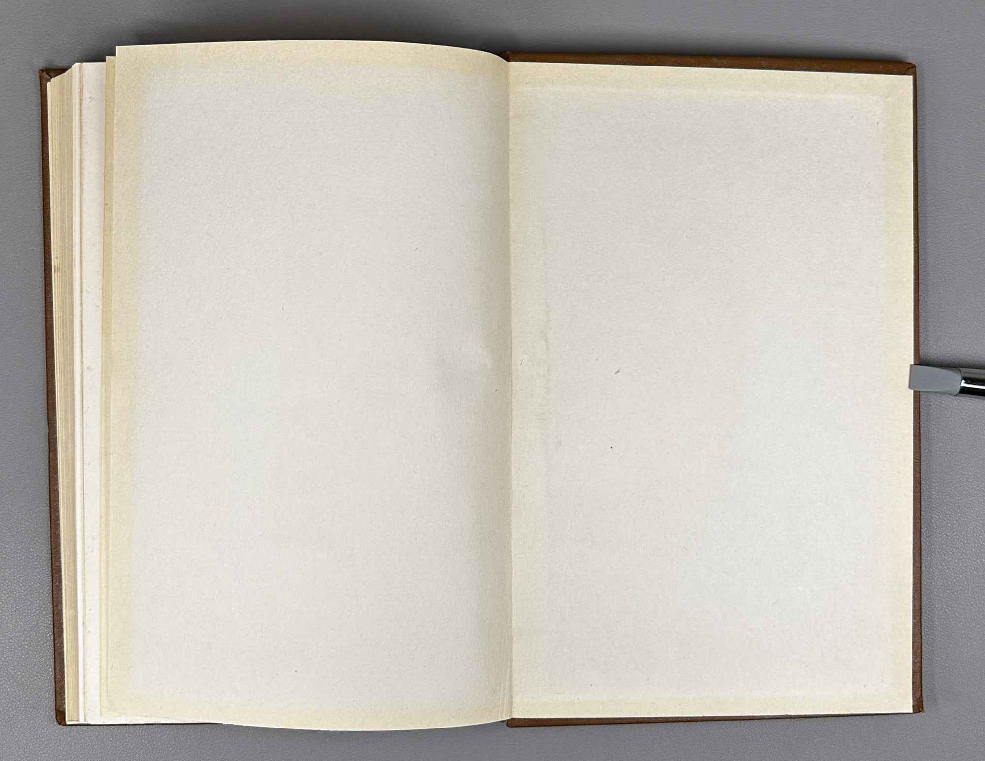 Norms of the Contemporary Georgian Literary Language (T'anadedro'vi k'art'uli salit'erat'uro enis normebi: pirv'eli k'rebuli). 1970. In Georgian.