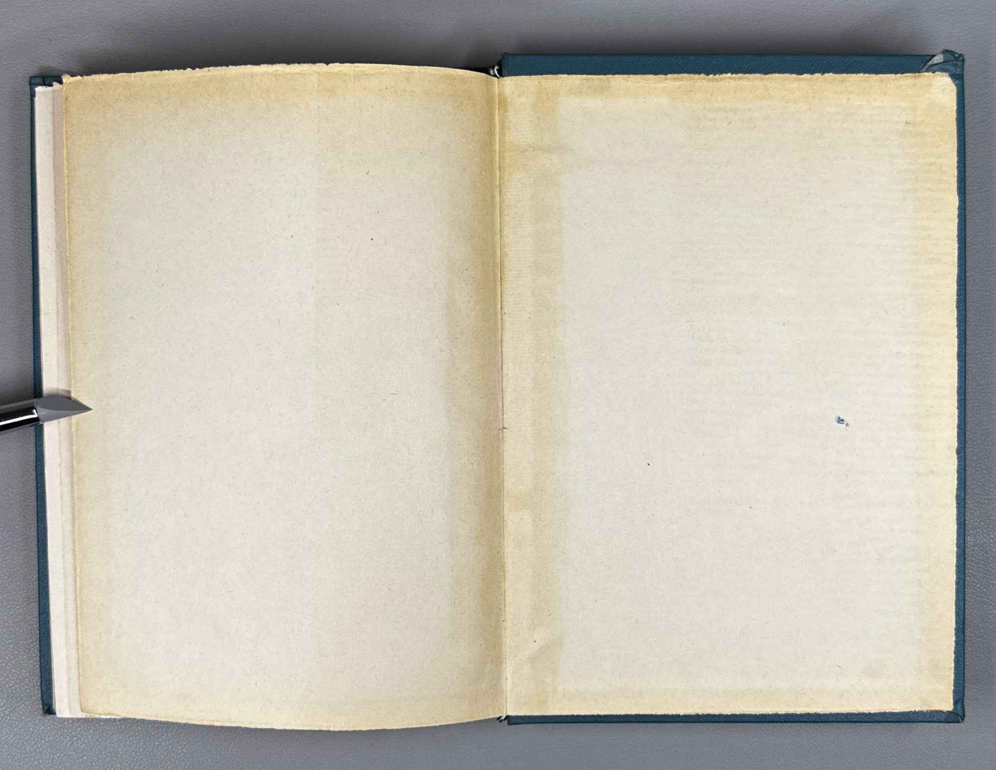 [Signed] Nadareishvili, Gia. Studies (Et'iudebi). 1965. In Georgian.