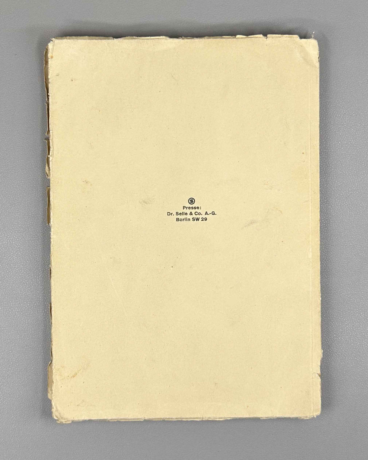 Kube, A. N. History of Faience (Istoriya fayansa). Cover by I. Mozalevsky. Berlin, 1923. In Russian.