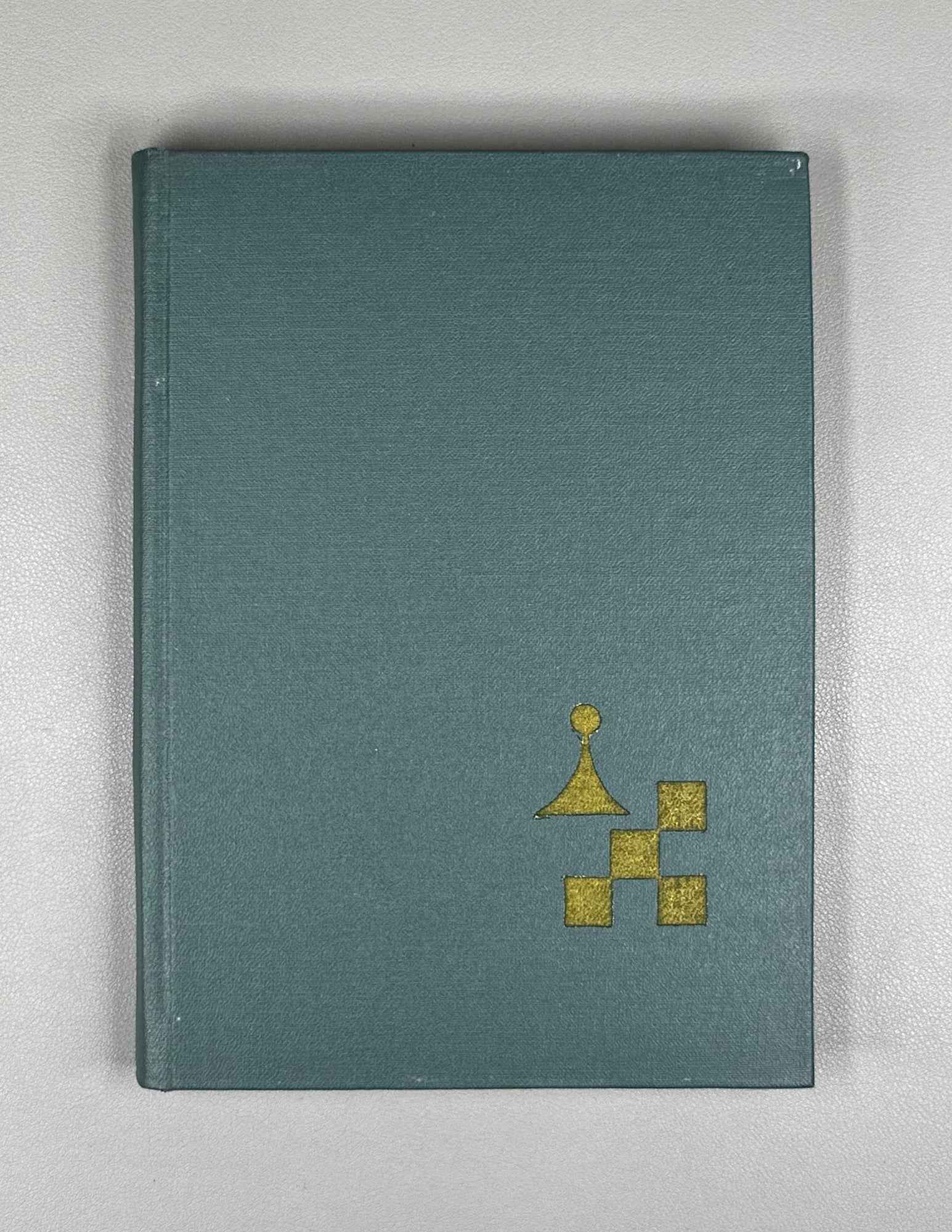Nadareishvili, Gia. Studies (Et'iudebi). 1965. In Georgian.