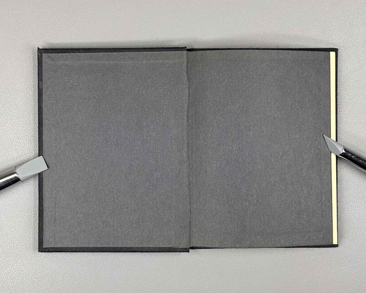 [Lot of 3] Mambrino, J. La Ligne du feu; Fouladvind, H. Elegie a Romano; Bosquet, A. Le Mot peuple. Editions originales. Paris, 1974-1980. In French.