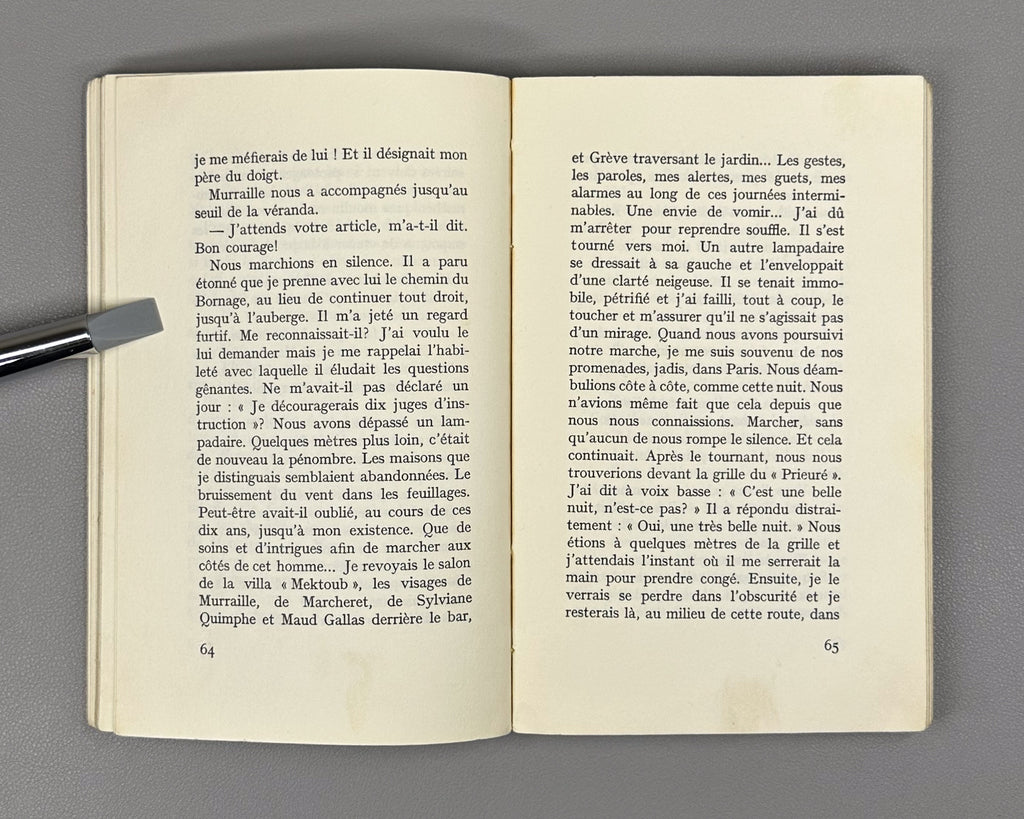 [With the original promotional band announcing the Academie francaise prize] Modiano, Patrick. Les Boulevards de ceinture. Recit. Paris: Gallimard, 1972. In French.