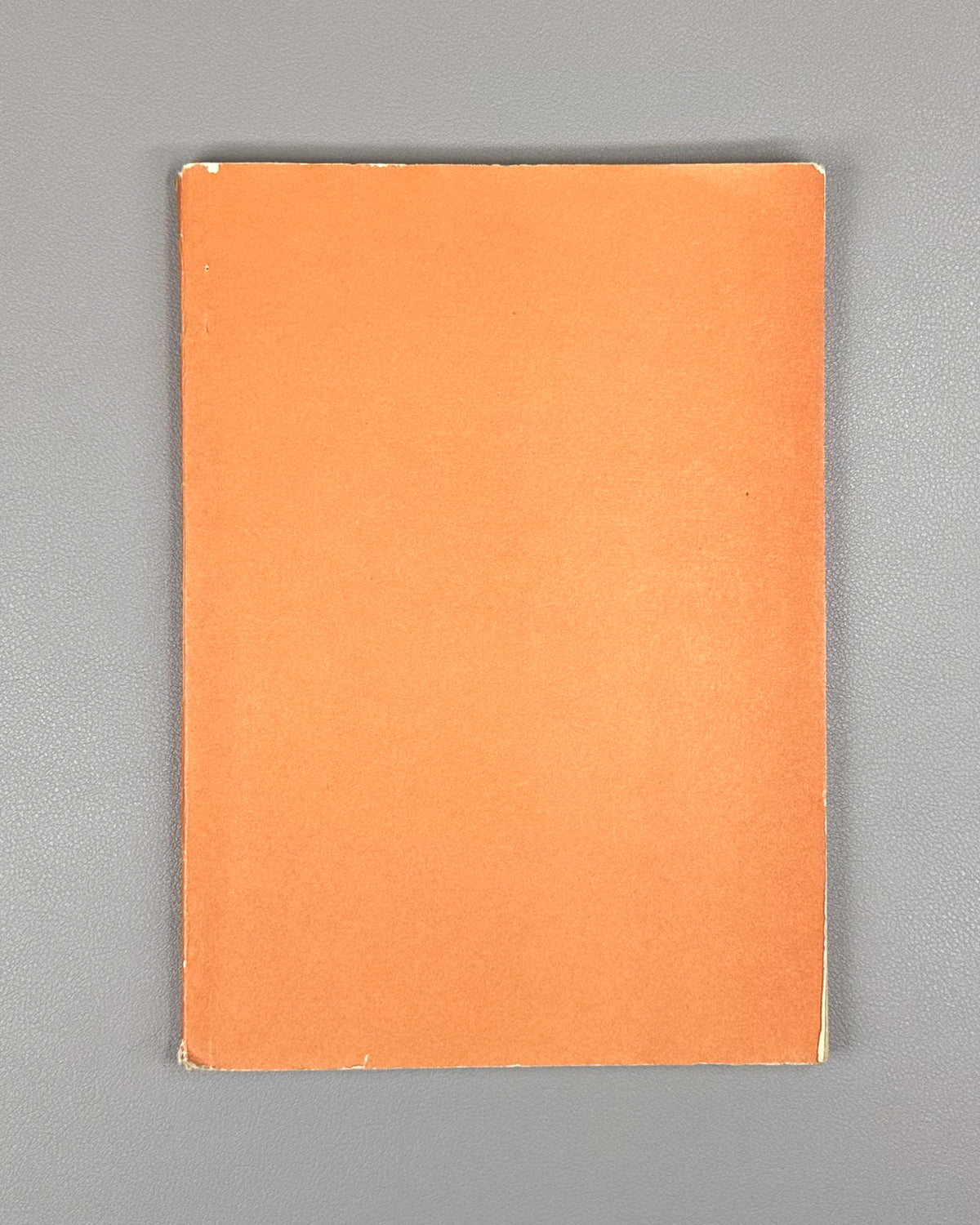 Lomidze, Andro. The Hunter's Heart (Monadiris guli): stories and translations. Illustrated by G. Gigauri. Tbilisi, 1966. In Georgian.