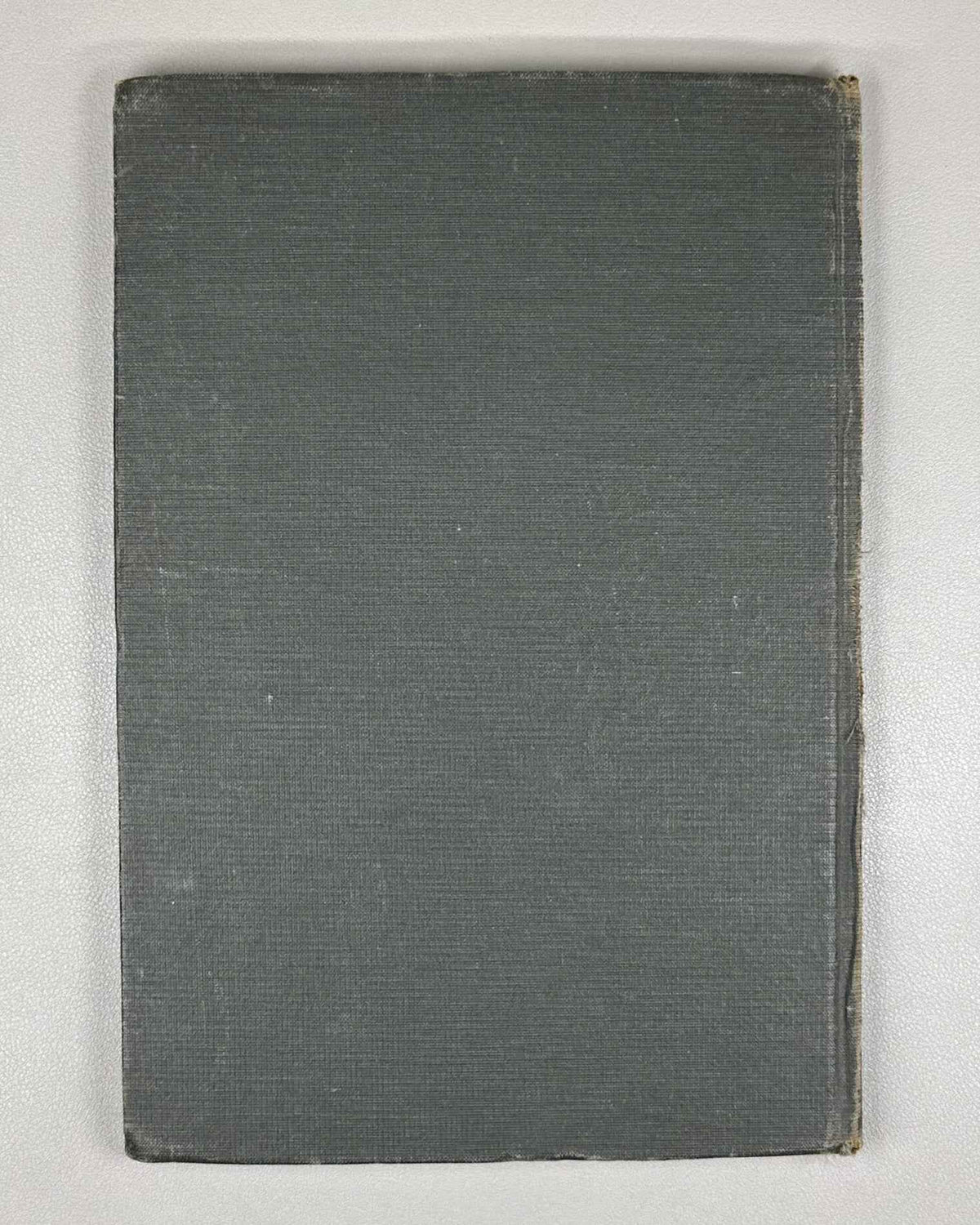 Lermontov, Mikhail. Demon. An Eastern Tale (Demon: vostochnaya povest'). Illustrated by Mikhail Vrubel. Academia, 1937. In Russian.