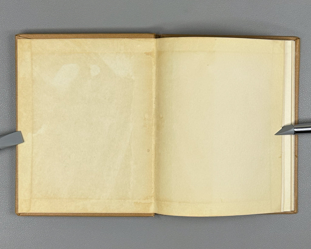 [Translated by Boris Pasternak] Baratashvili, N. Poems (Stikhi) / artist G. Kravtsov, 1957. In Russian.