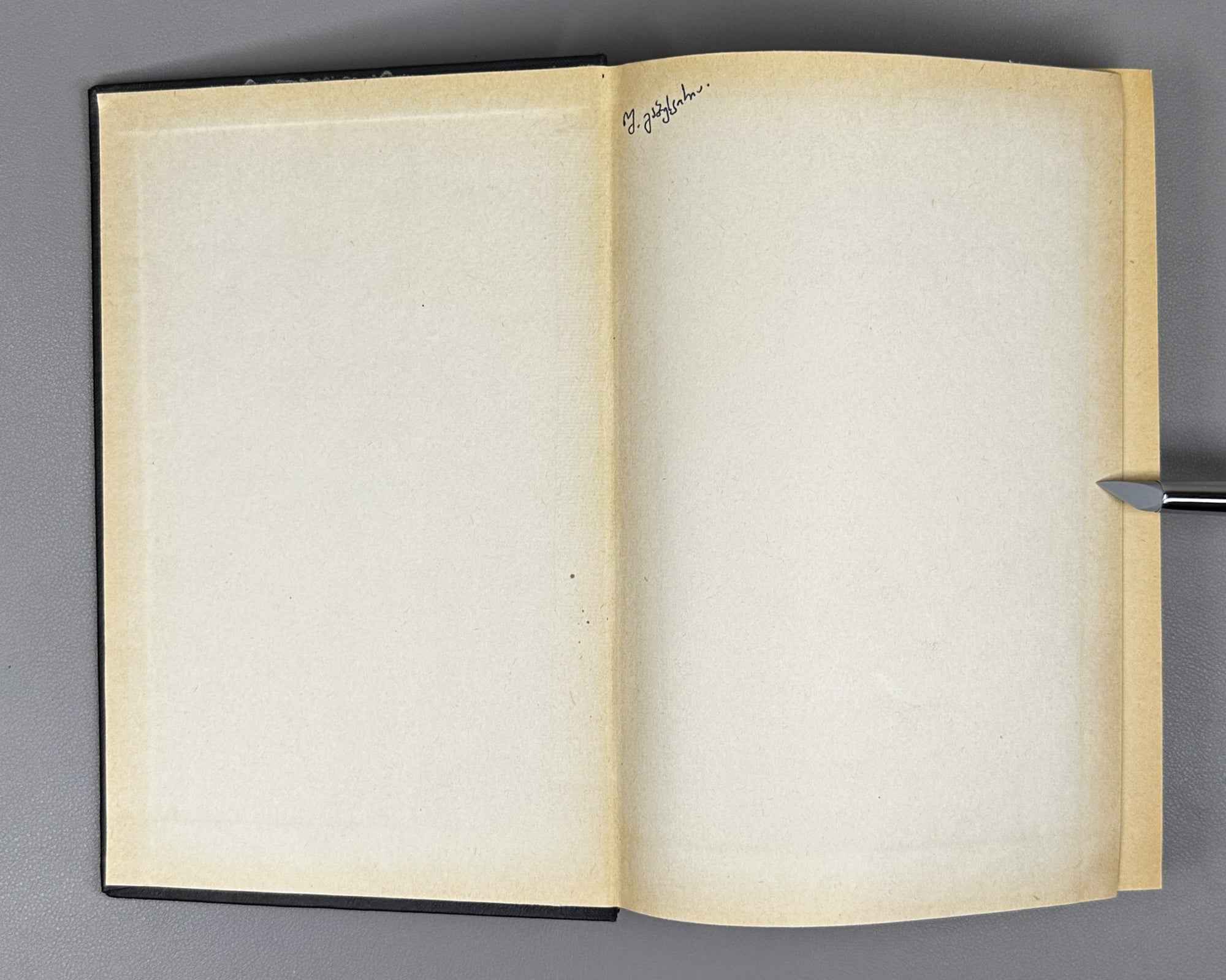 Mihri Hatun. Divan (Divan / Диван). Series: Monuments of Literature of the Peoples of the East. Texts. Small Series, IX, 1967. In Russian and Ottoman Turkish.