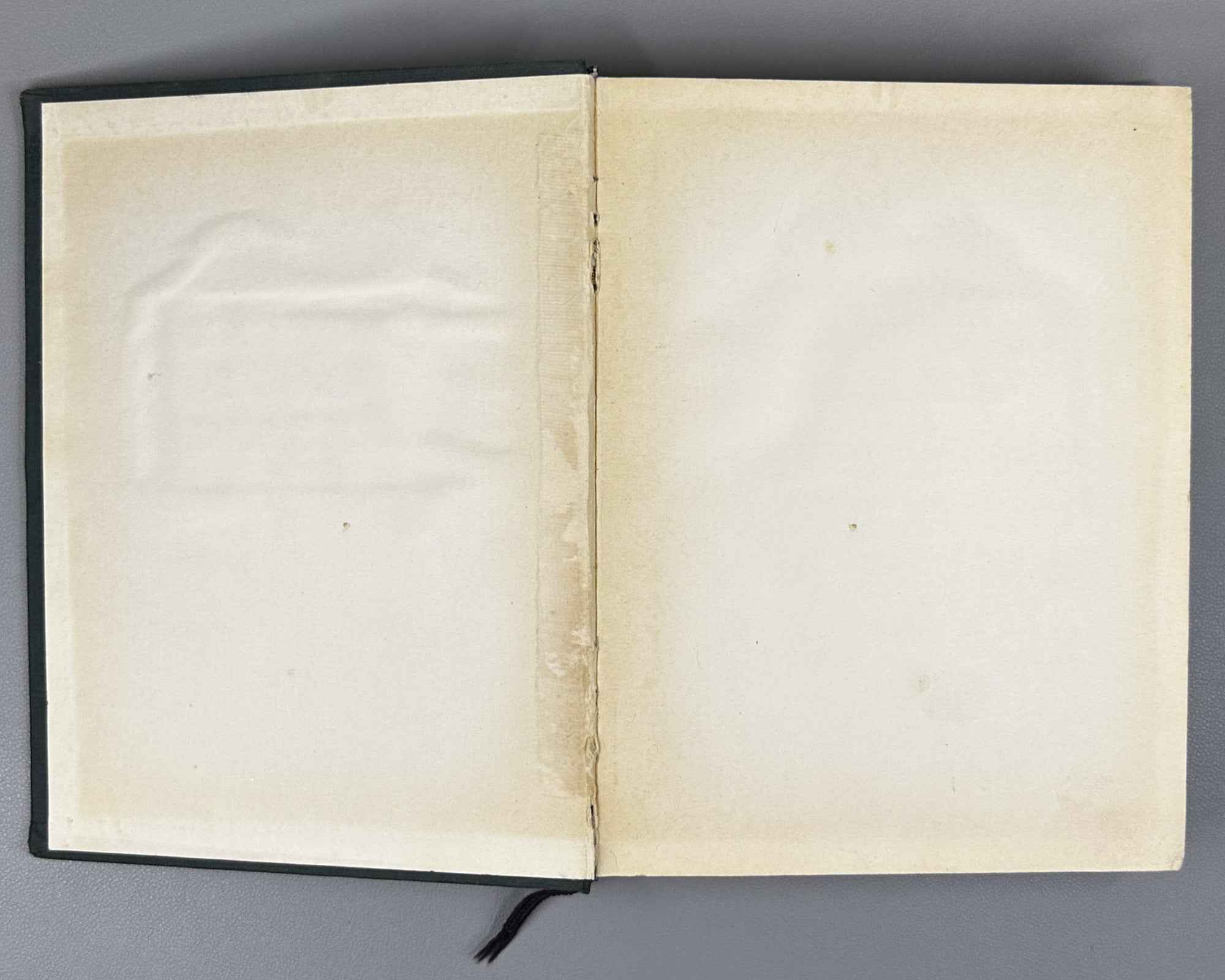 Julius Caesar. The Commentaries of Julius Caesar and His Continuators on the Gallic War, the Civil War, the Alexandrian War, and the African War (Записки Юлия Цезаря). Series: Monuments of World Literature (Literaturnye Pamyatniki), 1948. In Russian.