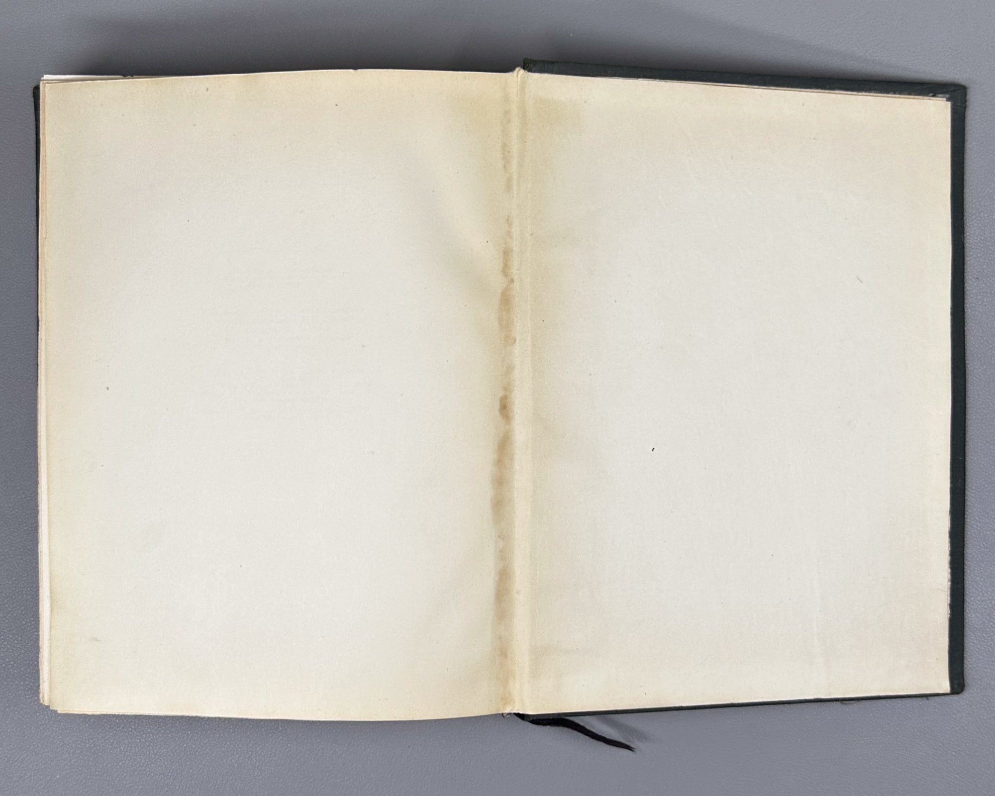 Julius Caesar. The Commentaries of Julius Caesar and His Continuators on the Gallic War, the Civil War, the Alexandrian War, and the African War (Записки Юлия Цезаря). Series: Monuments of World Literature (Literaturnye Pamyatniki), 1948. In Russian.