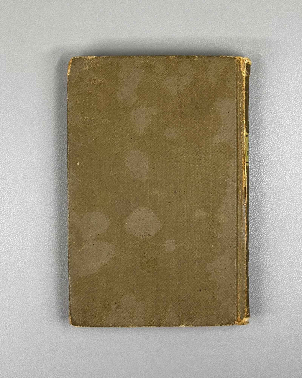 Bredel, Willi. Der Kommissar am Rhein. First edition. Moscow: Meshdunarodnaja Kniga, 1940. In German.