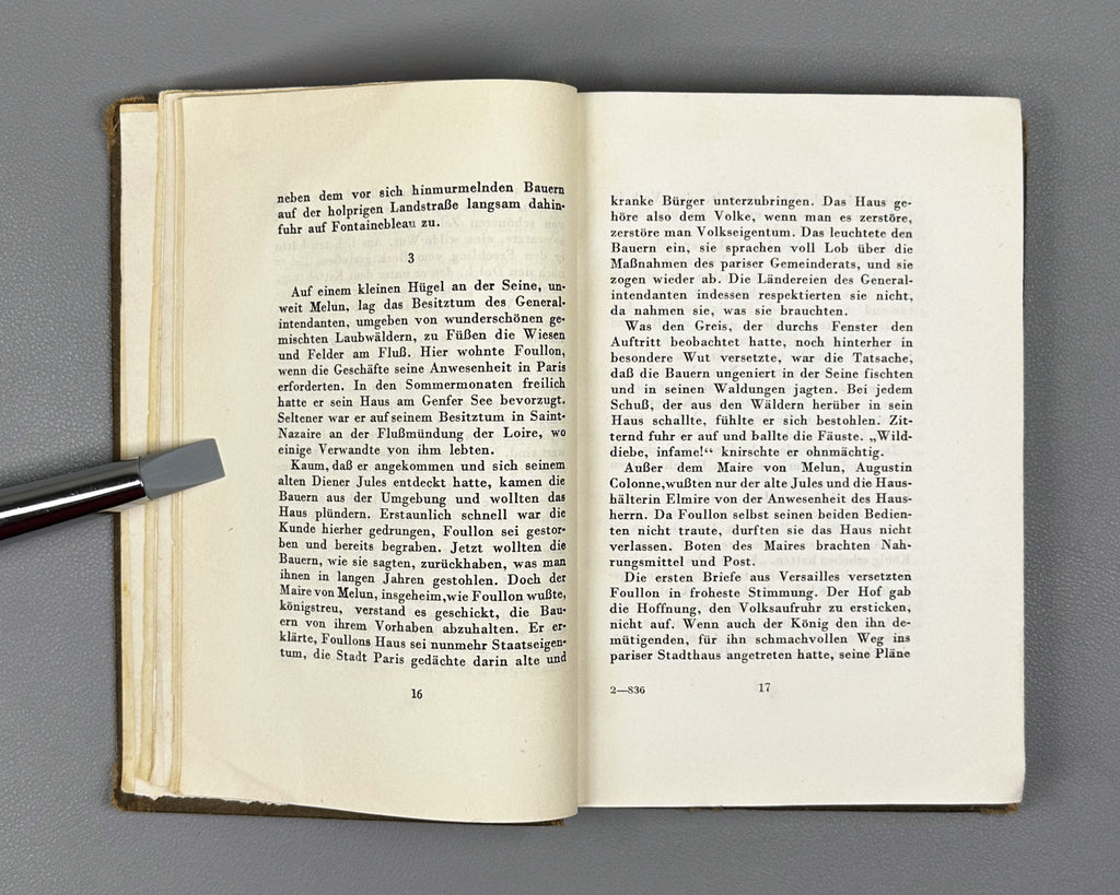 Bredel, Willi. Der Kommissar am Rhein. First edition. Moscow: Meshdunarodnaja Kniga, 1940. In German.