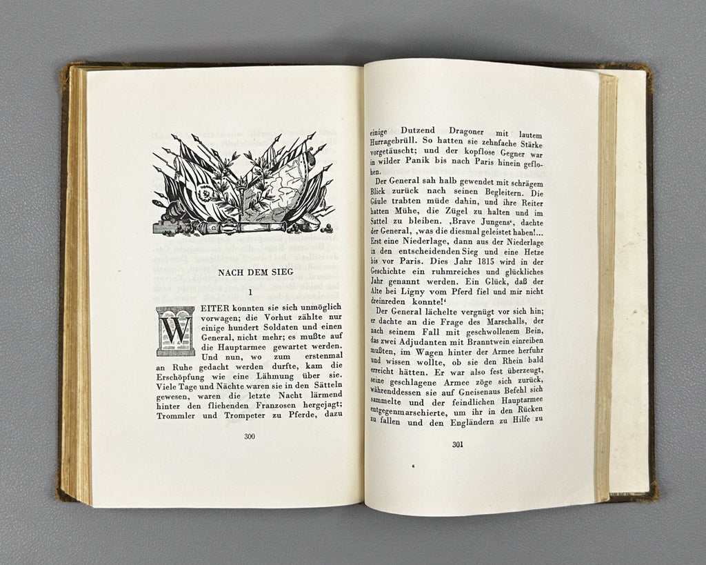 Bredel, Willi. Der Kommissar am Rhein. First edition. Moscow: Meshdunarodnaja Kniga, 1940. In German.