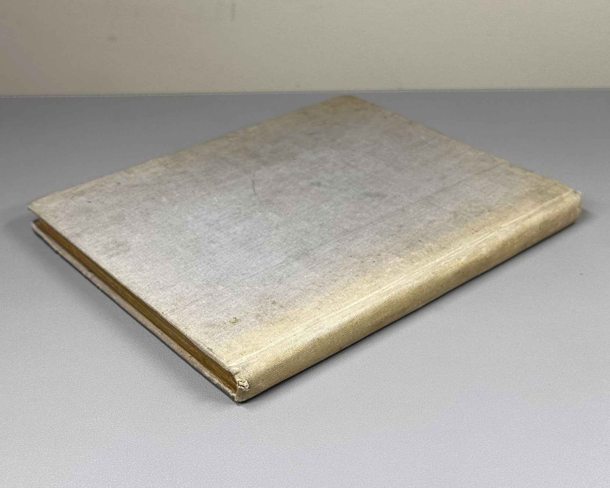 Bentham, Jeremy. Tactics of Legislative Assemblies (Taktika zakonodatel'nykh sobranii). First Russian edition, 1907. In Russian.