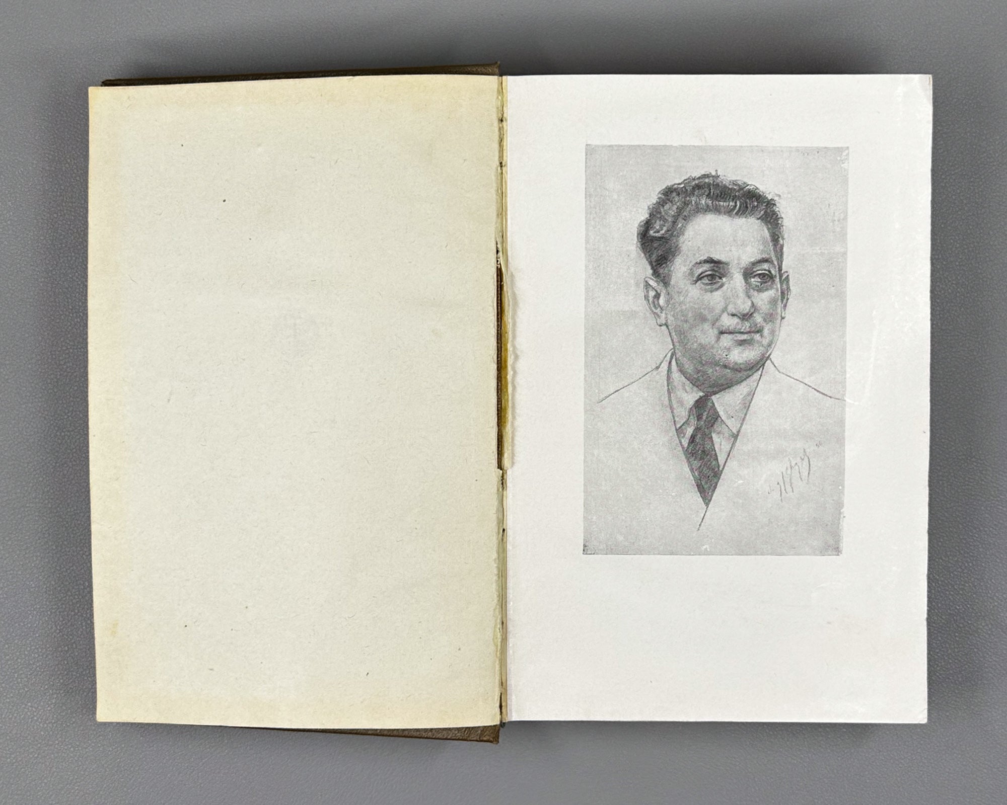 [Signed] Zedginidze, Elizbar. Selected Works (Rcheuli). Tbilisi, 1956. In Georgian.