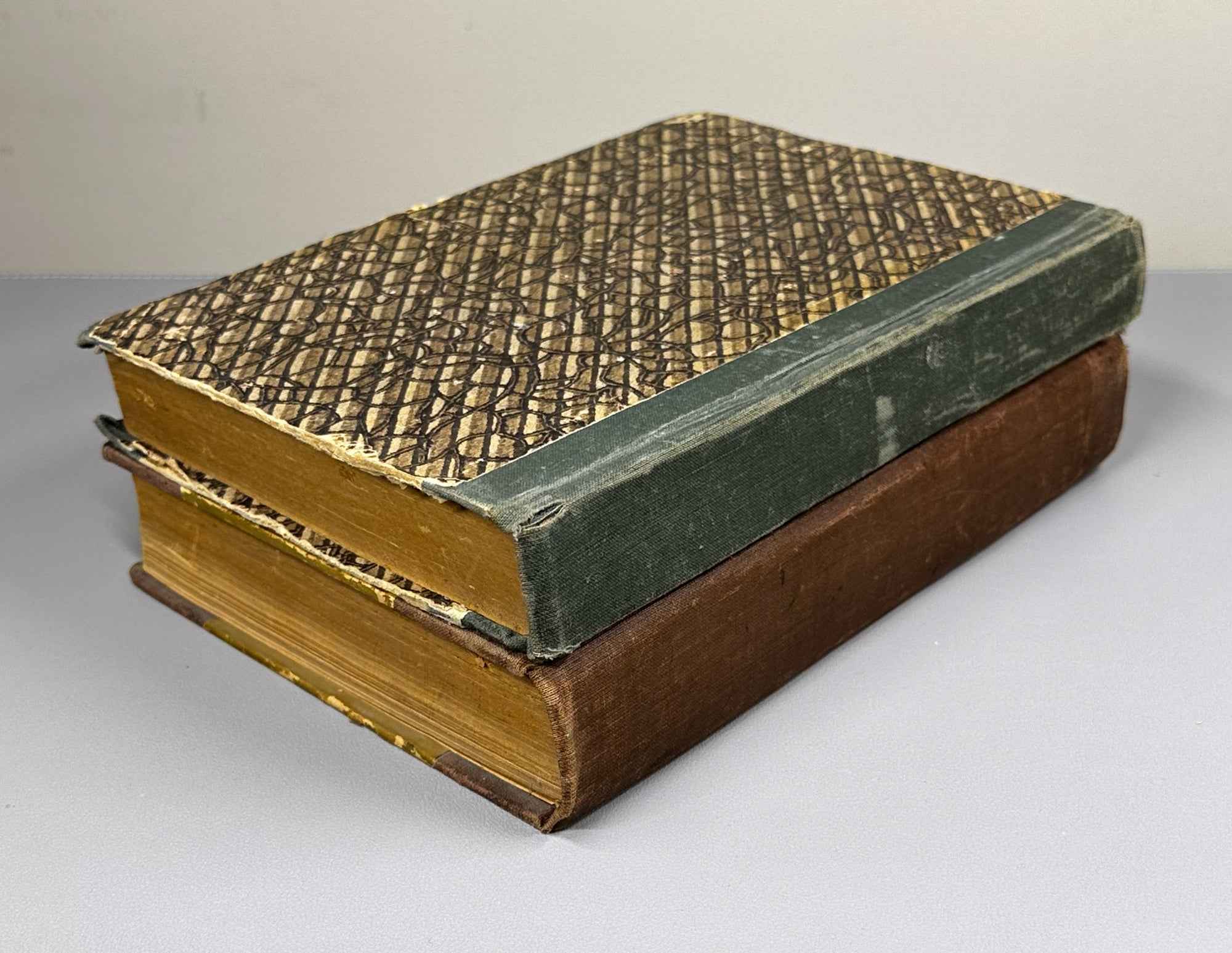 Literaturis Matiane (Literary Chronicle). Books 1–4. Editor-in-chief Giorgi Leonidze. Tbilisi, 1940–1942. In Georgian.