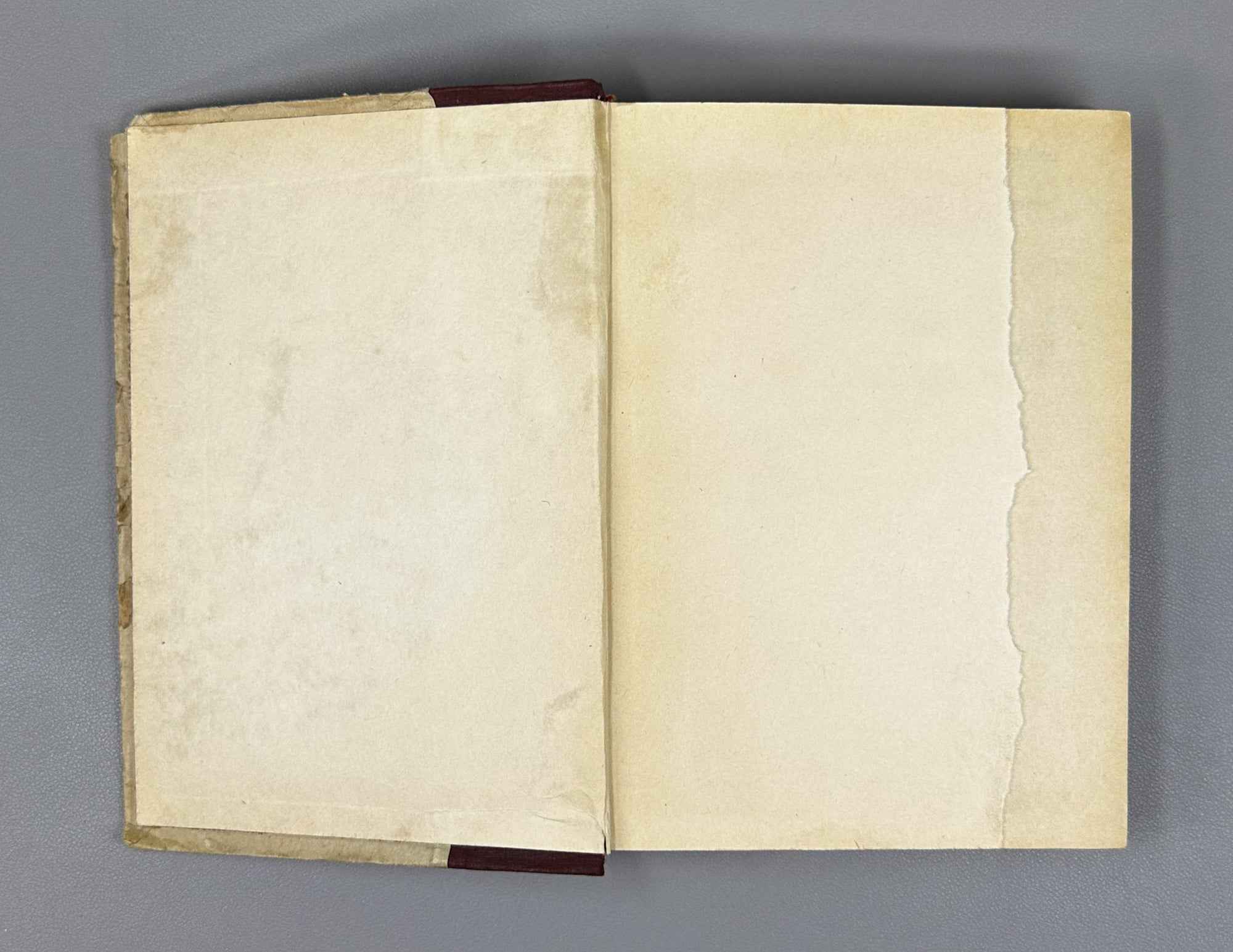 Kartlis Tskhovreba (The Georgian Chronicles): The "Queen Anna" Manuscript. First edition. Simon Kaukhchishvili. Tbilisi, 1942. In Georgian.