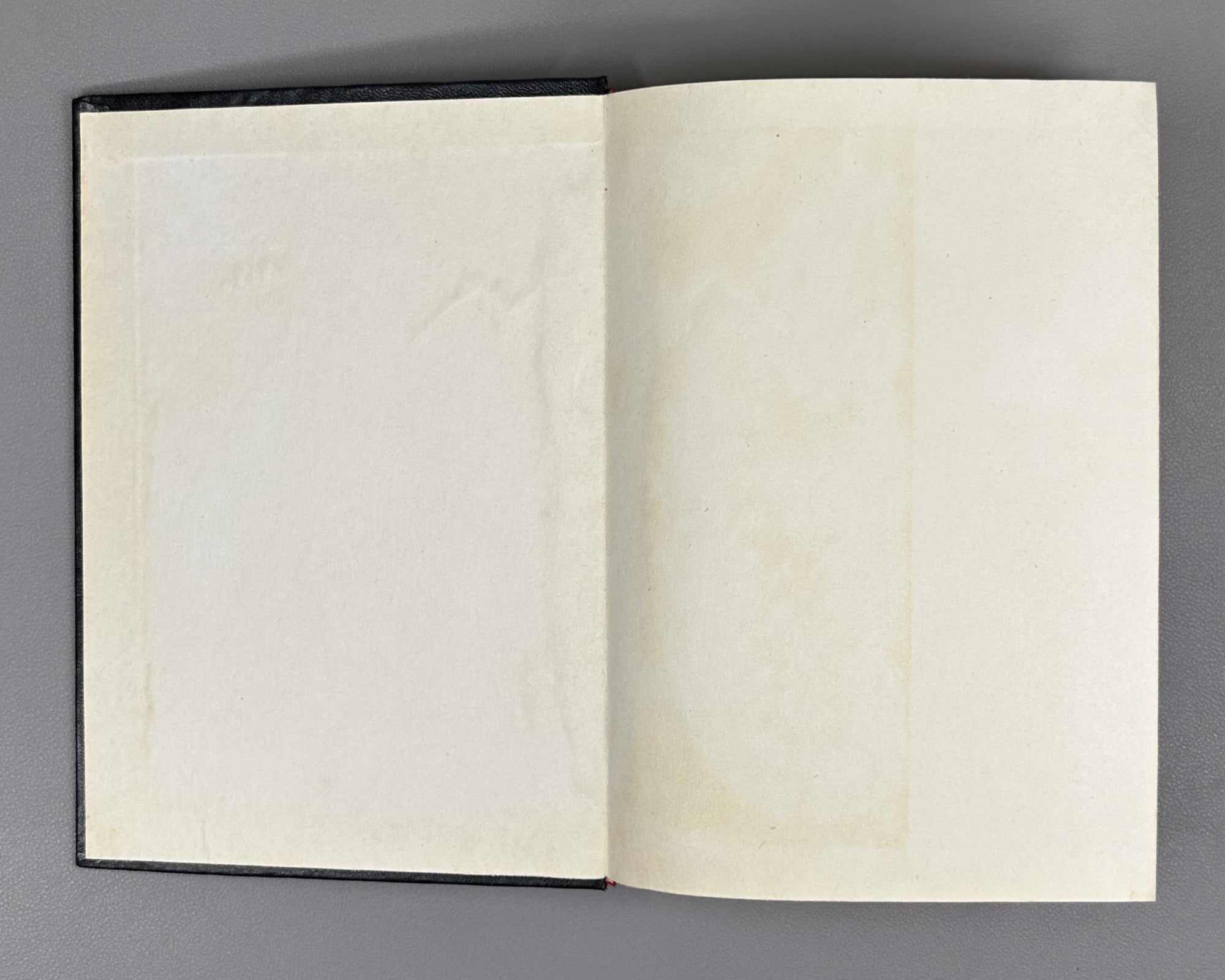 Ketskhoveli, Niko. I Come from Arsiani, and I Rejoice (Arsianidan movdivar, momikharia): stories. First edition. Tbilisi, 1974. In Georgian.