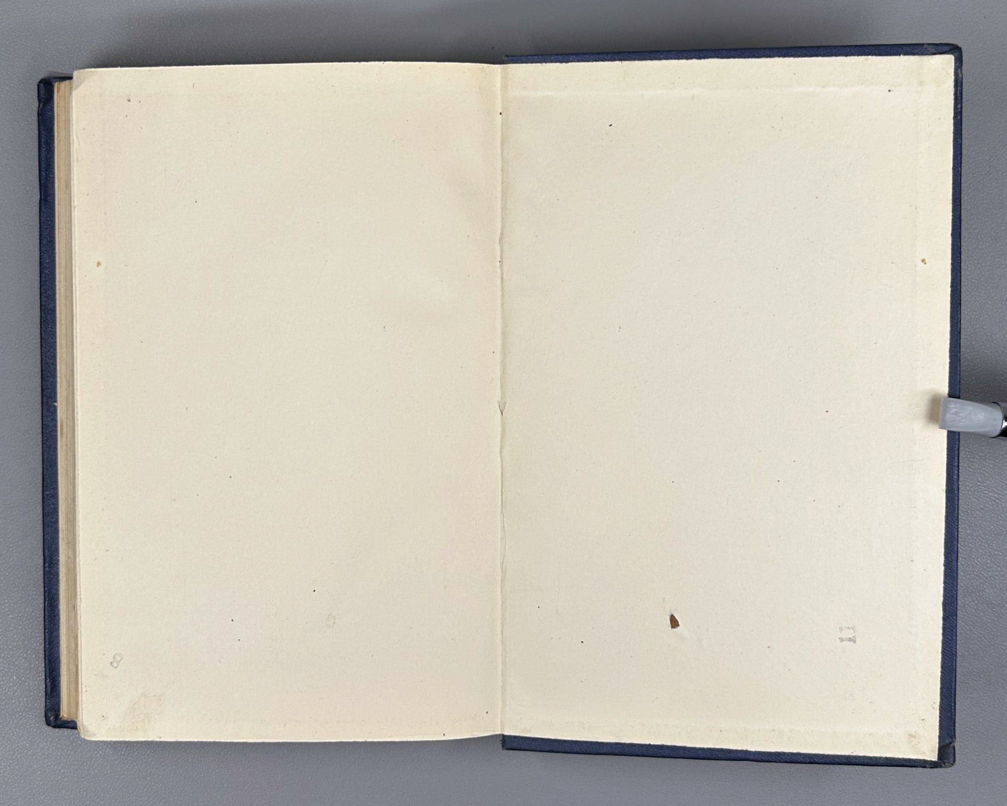 Leonidze, Giorgi. Single-Volume Edition: Poems, Epic Poems (Ert't'omeuli). Tbilisi, 1954. In Georgian.