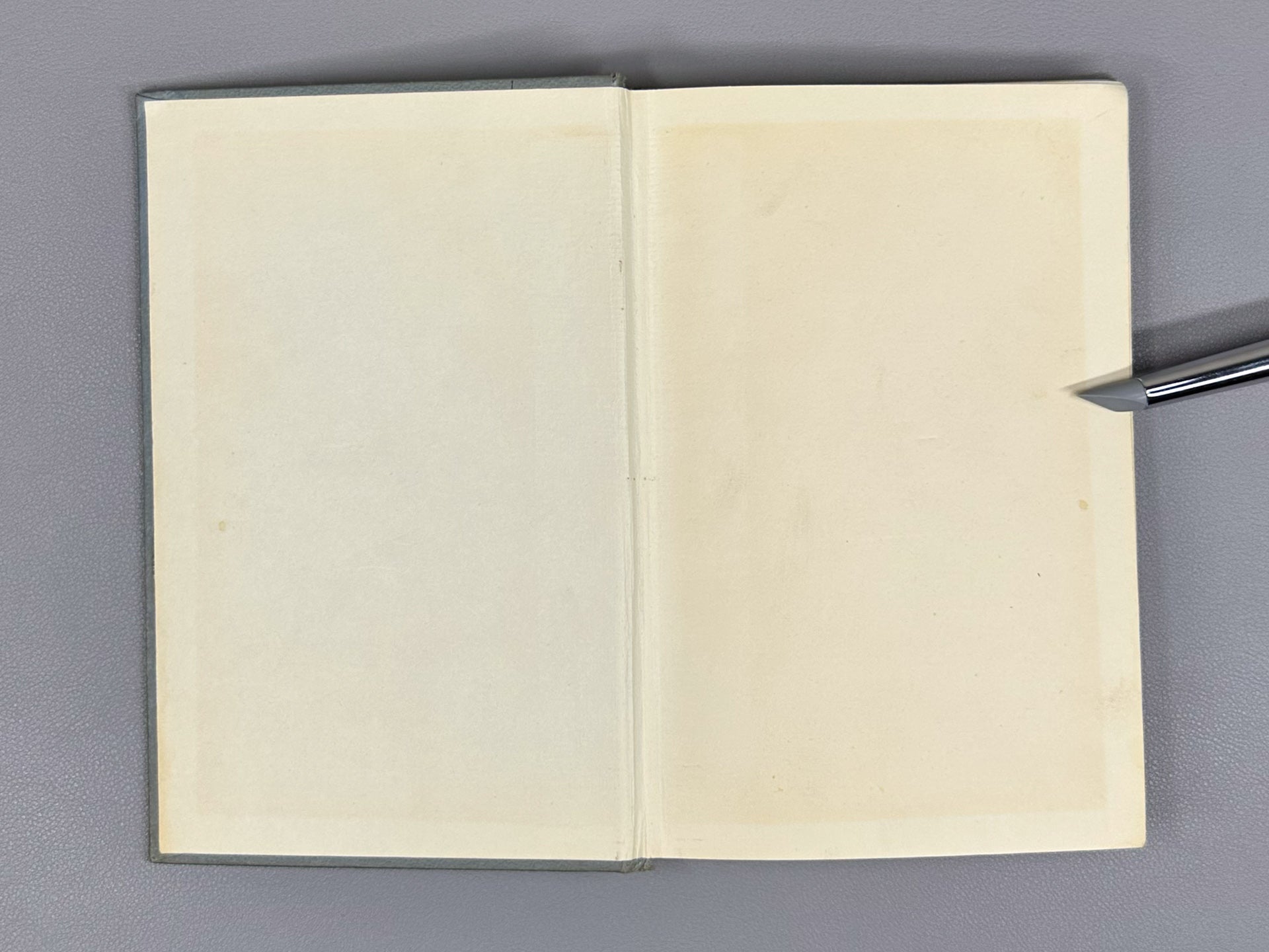 Yevtushenko, E. Autobiography (Avtobiografiya). London, 1964. In Russian
