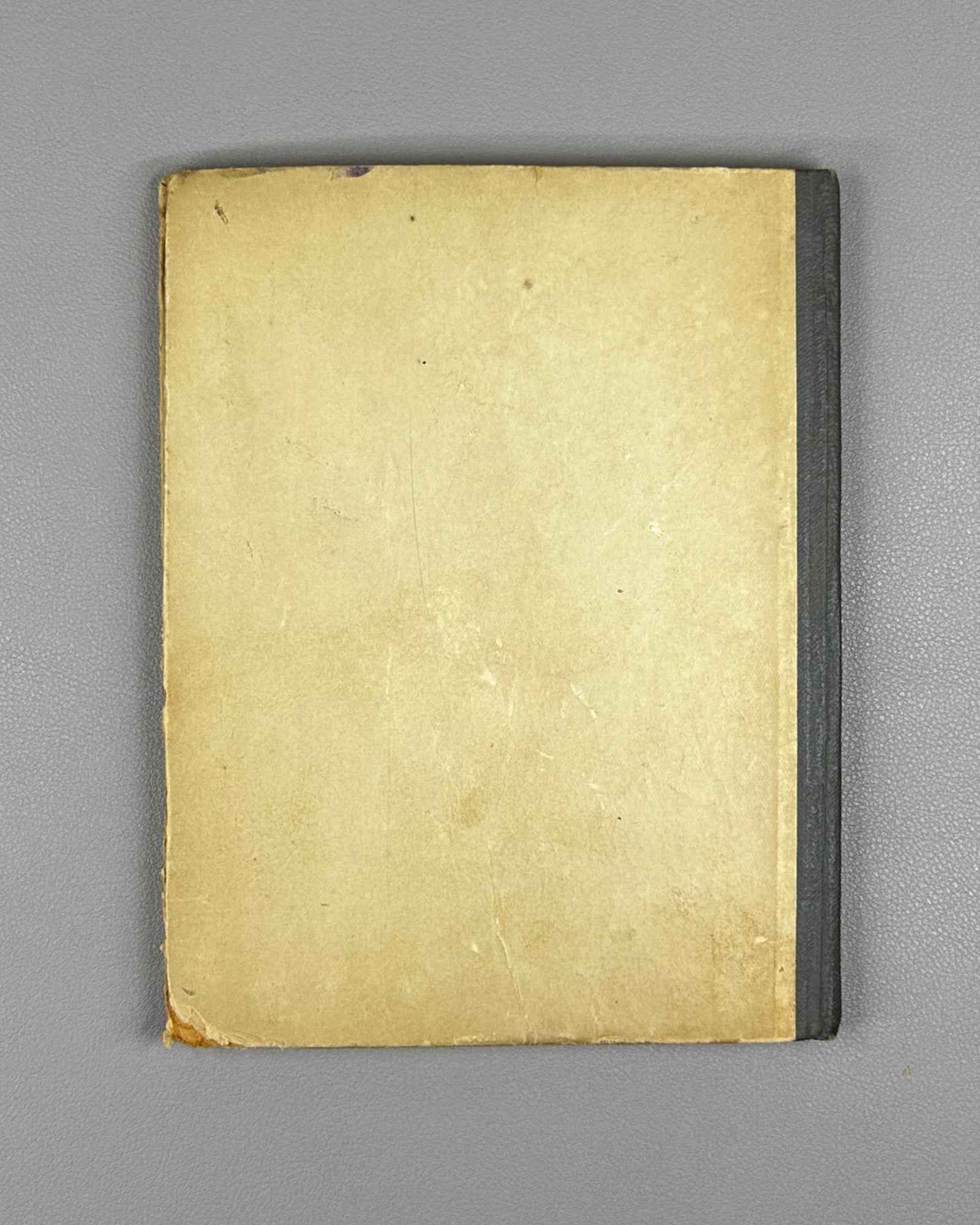 Hikmet, Nazim. Selected Poems (Rcheuli leksebi). Translated by V. Kekelidze. Tbilisi, 1952. First Georgian edition.