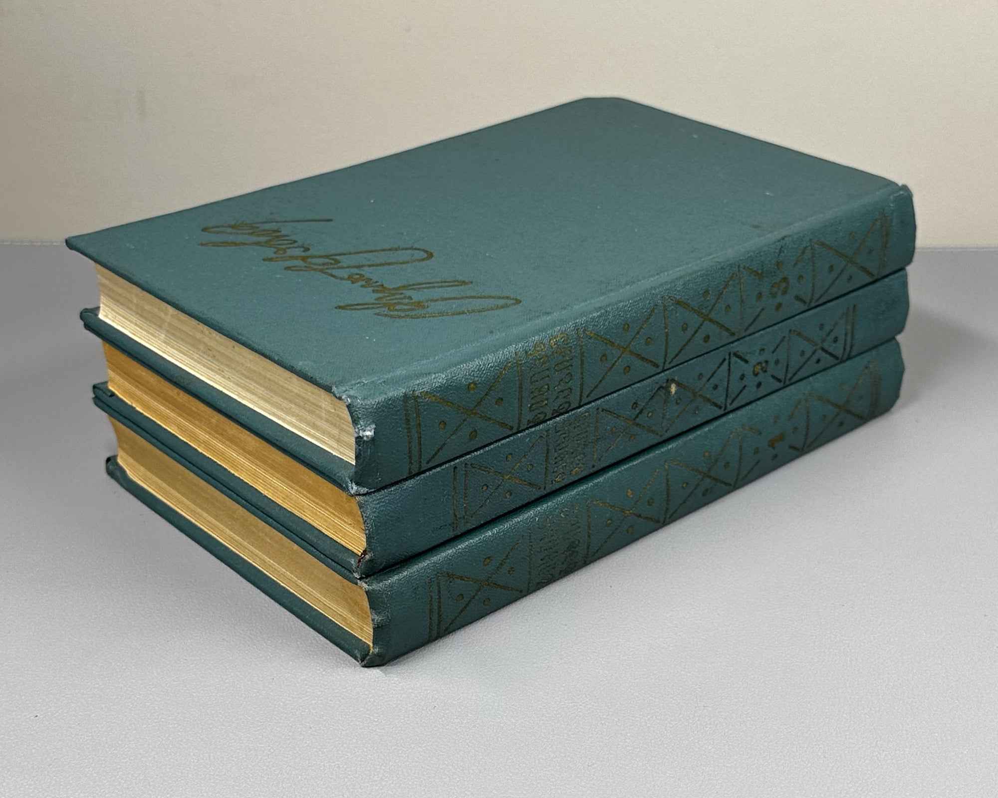 Tabidze, Titsian. Works in three volumes (Tkhzulebani). Vol. 1-3. Tbilisi, 1966. In Georgian.