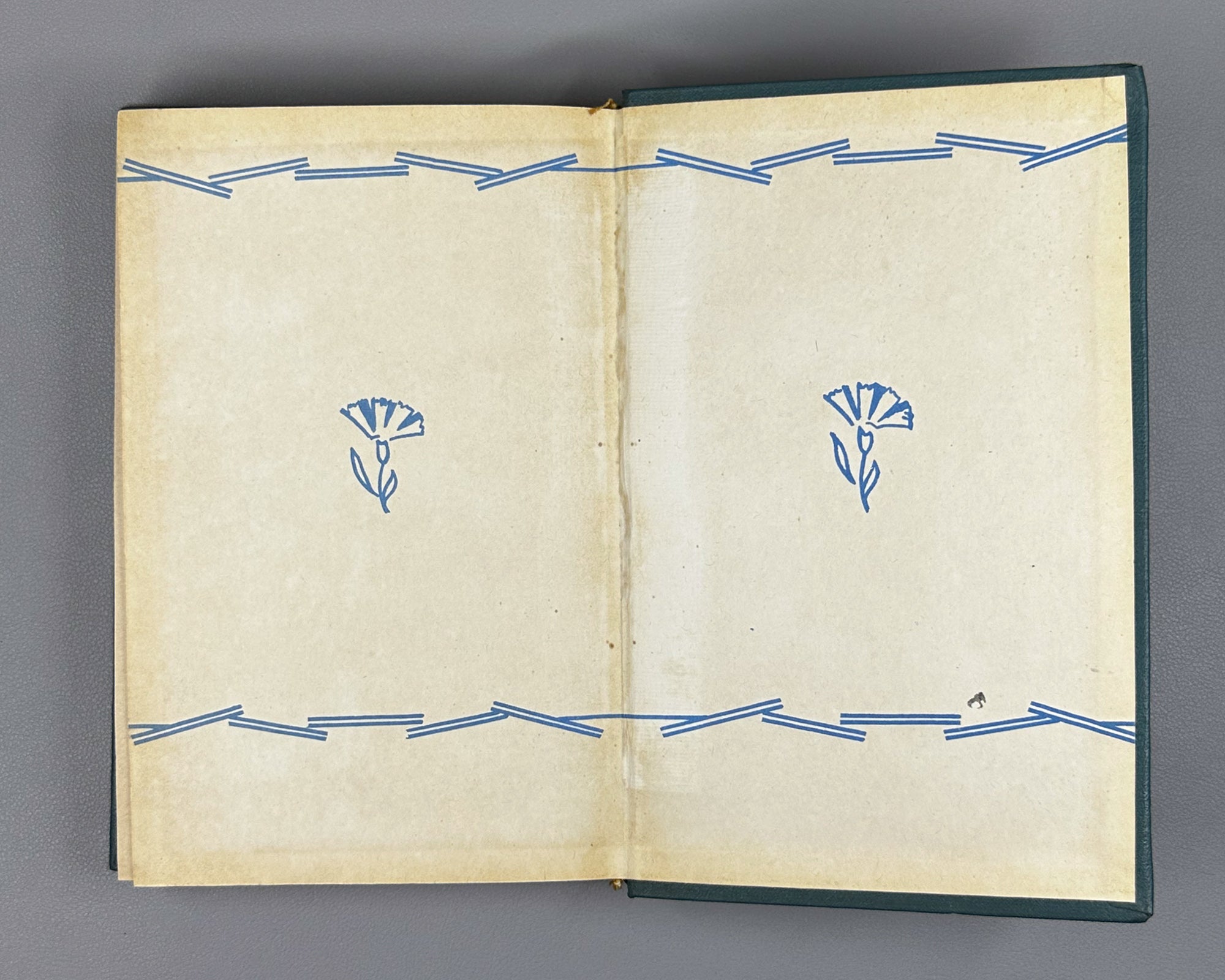 Tabidze, Titsian. Works in three volumes (Tkhzulebani). Vol. 1-3. Tbilisi, 1966. In Georgian.