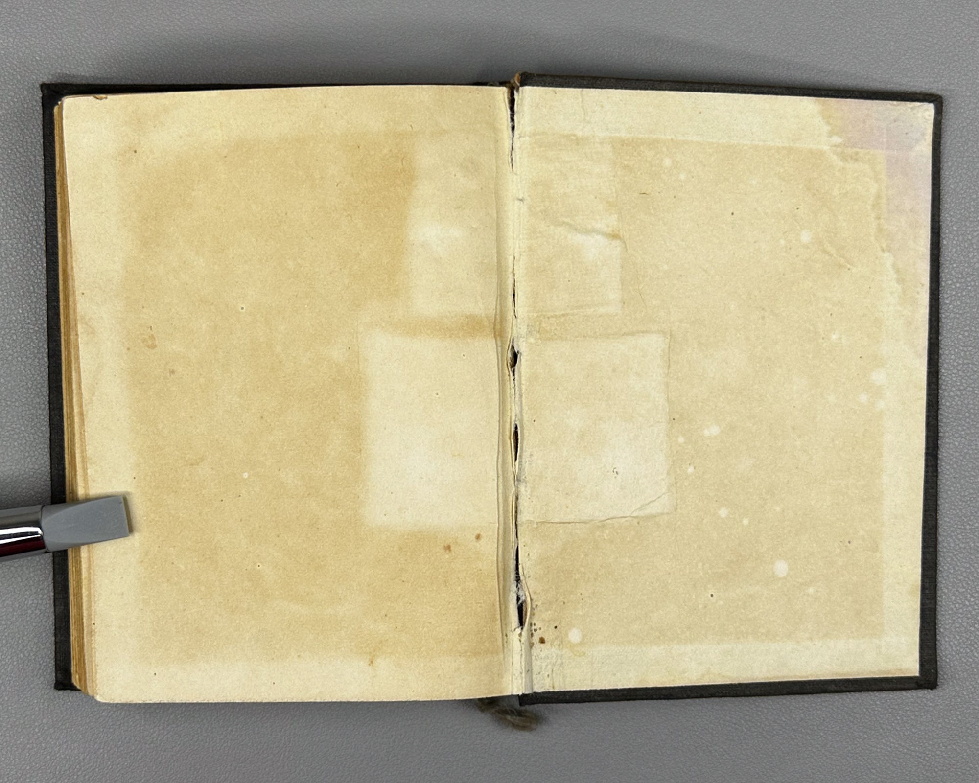 Chikovani, Simon. Poems (Leksebi). Tbilisi. Federatsia, 1939. In Georgian.