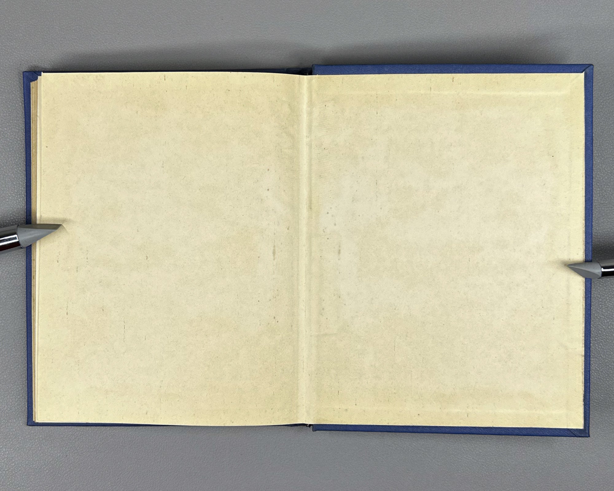 [Signed] Amisulashvili, Shalva. Tashiri: Poems (Tashiri, leksebi). First edition, 1963. In Georgian.